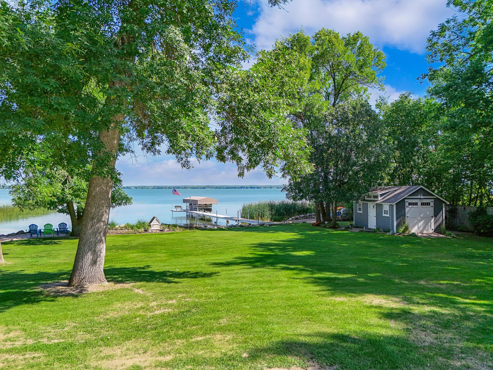 1981 single family home for sale at 46360 Grand View Dr in Perham, MN — 4 bed, 2 bath (photo 4 of 67)