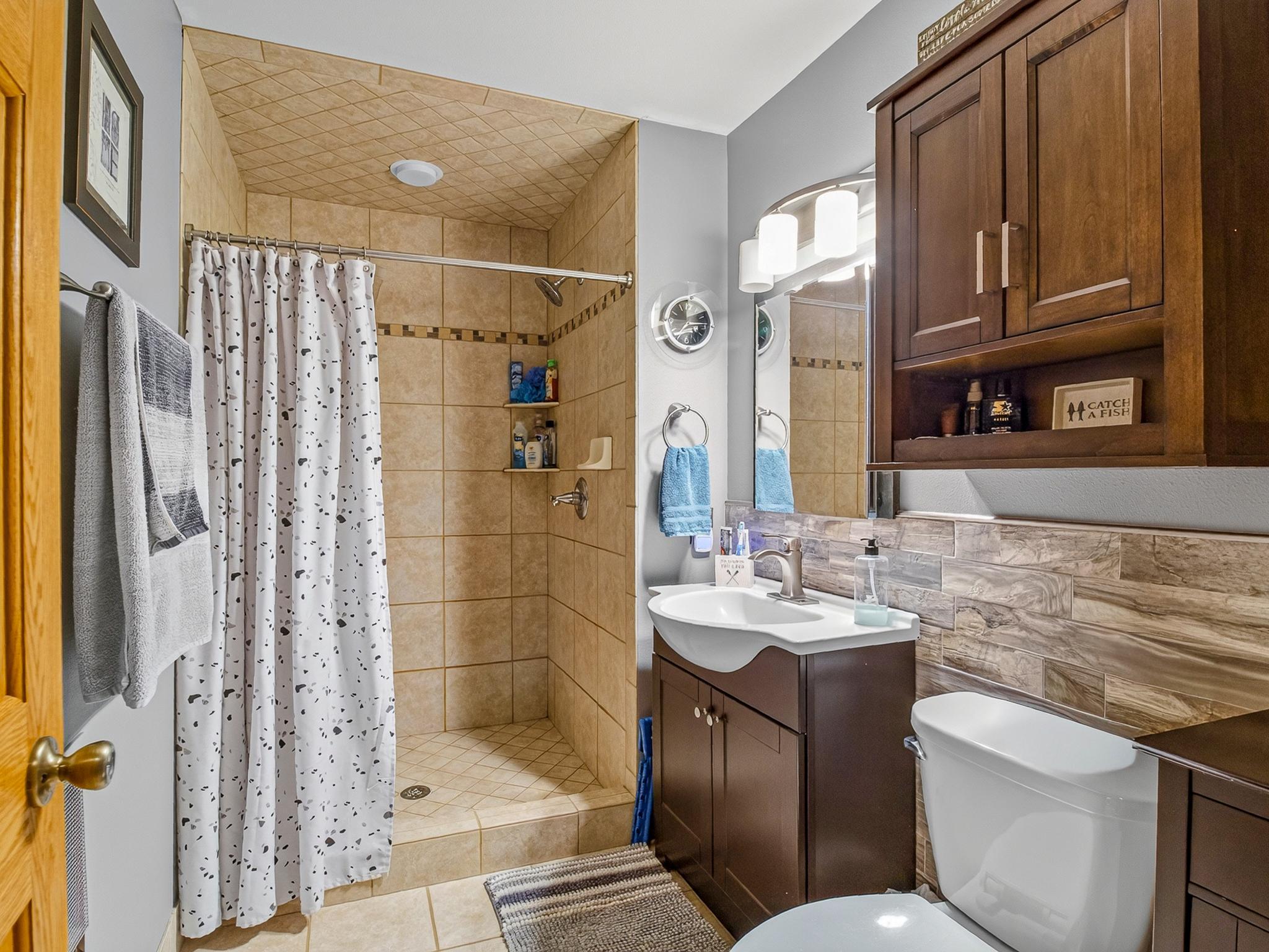 1981 single family home for sale at 46360 Grand View Dr in Perham, MN — 4 bed, 2 bath (photo 33 of 67)
