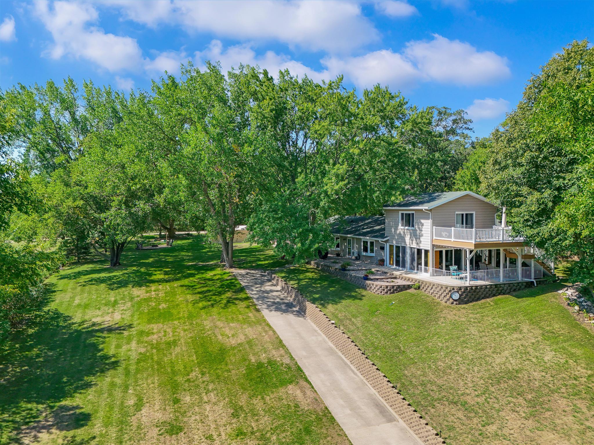 1981 single family home for sale at 46360 Grand View Dr in Perham, MN — 4 bed, 2 bath (photo 6 of 67)