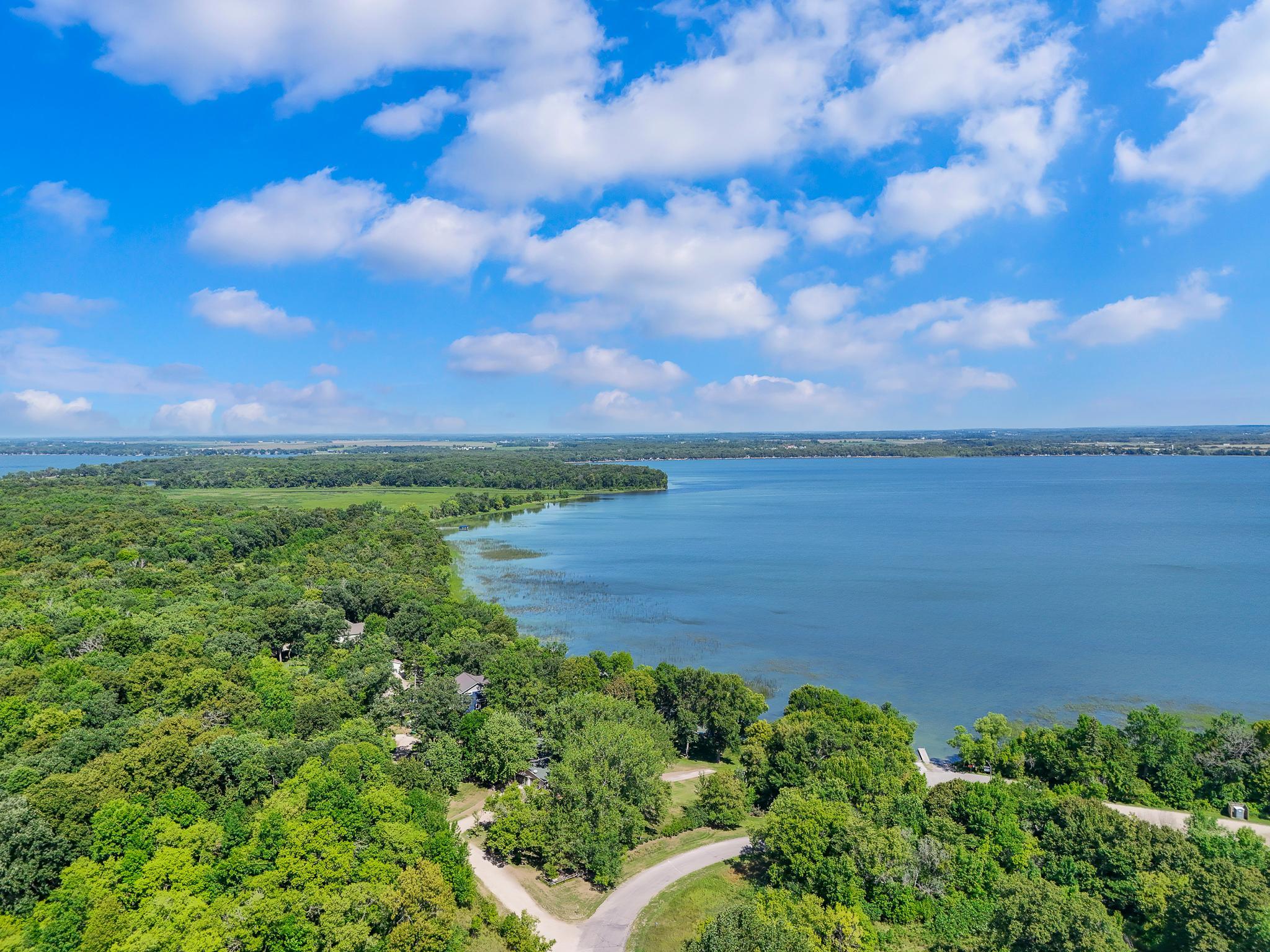 1981 single family home for sale at 46360 Grand View Dr in Perham, MN — 4 bed, 2 bath (photo 8 of 67)