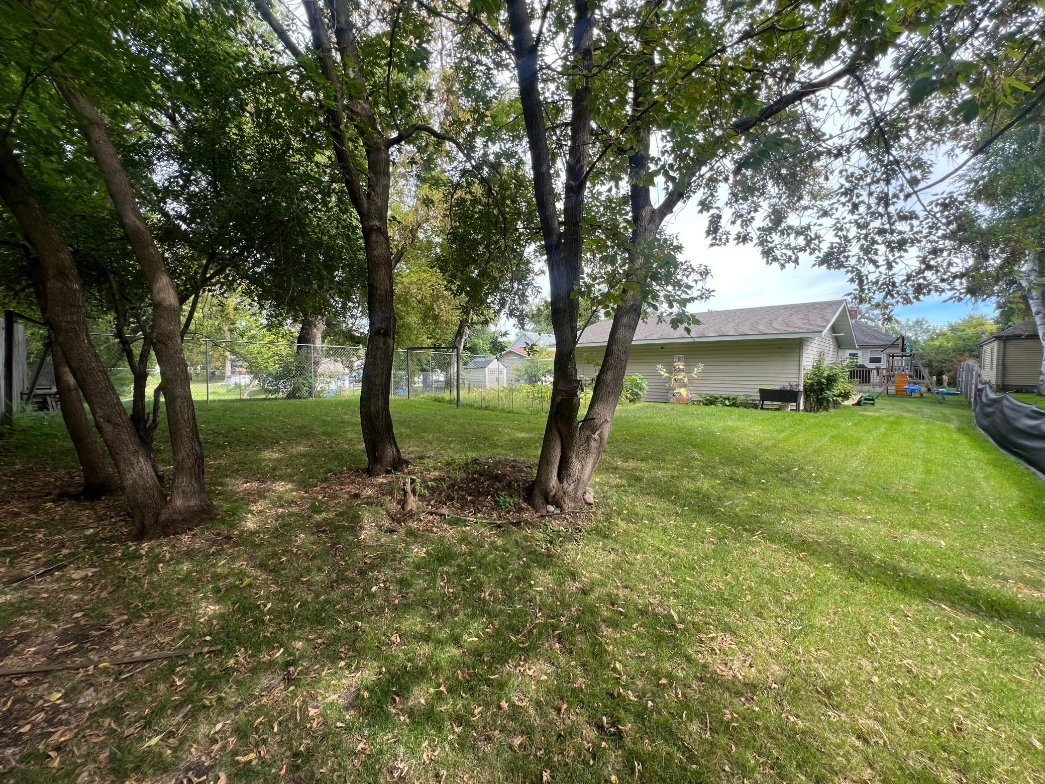 1915 single family home for sale at 1136 West Avenue in Detroit Lakes, MN — 2 bed, 2 bath (photo 5 of 29)