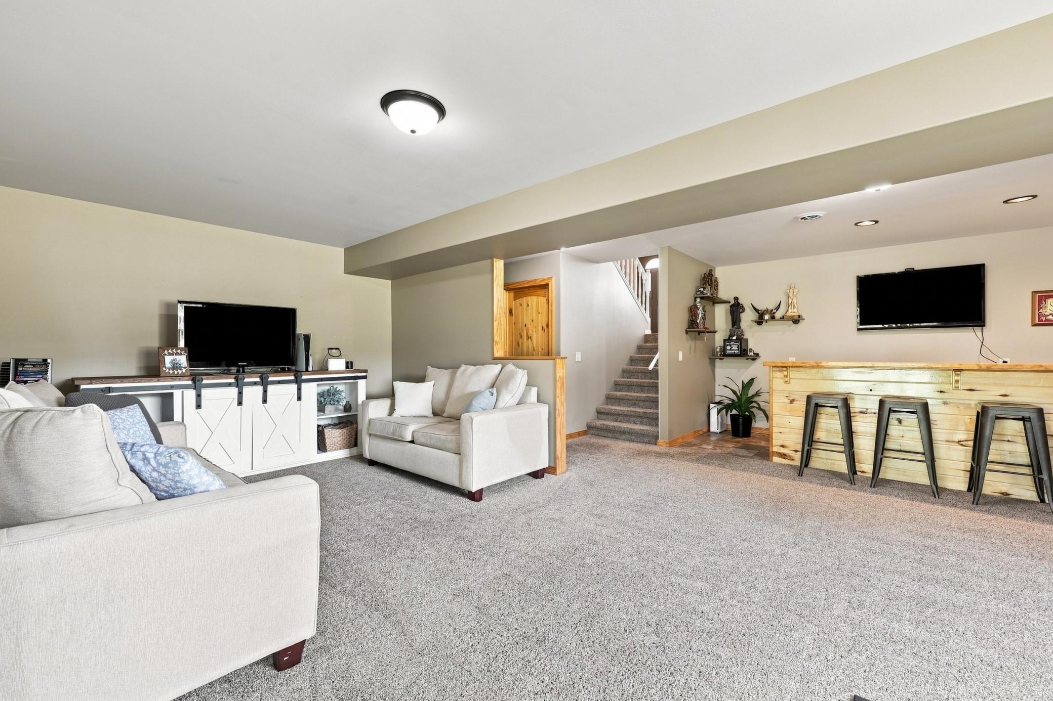 2006 single family home for sale at 30860 Carefree Lane in Frazee, MN — 5 bed, 3 bath (photo 26 of 39)