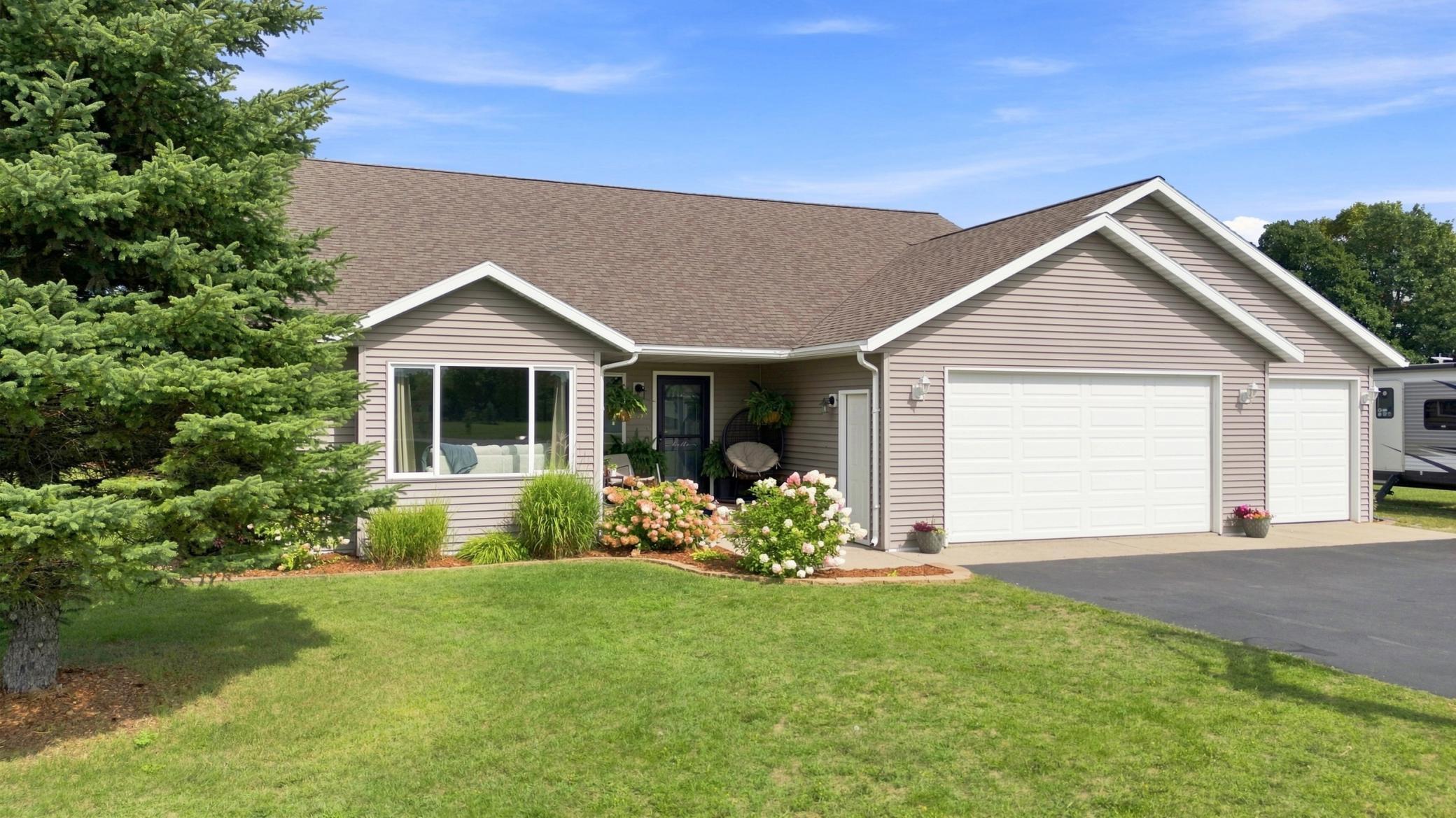2006 single family home for sale at 30860 Carefree Lane in Frazee, MN — 5 bed, 3 bath (photo 35 of 39)