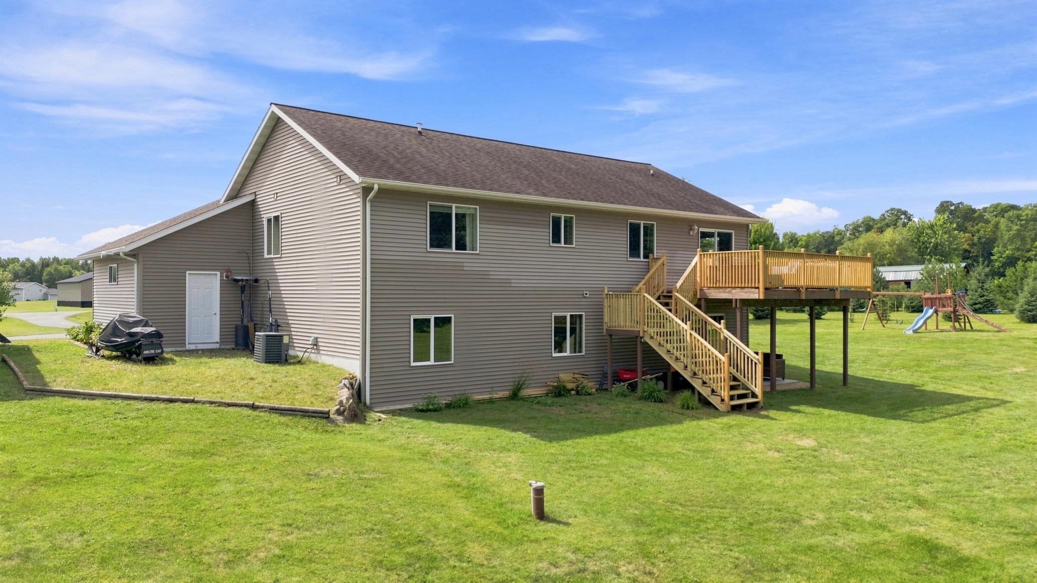 2006 single family home for sale at 30860 Carefree Lane in Frazee, MN — 5 bed, 3 bath (photo 36 of 39)