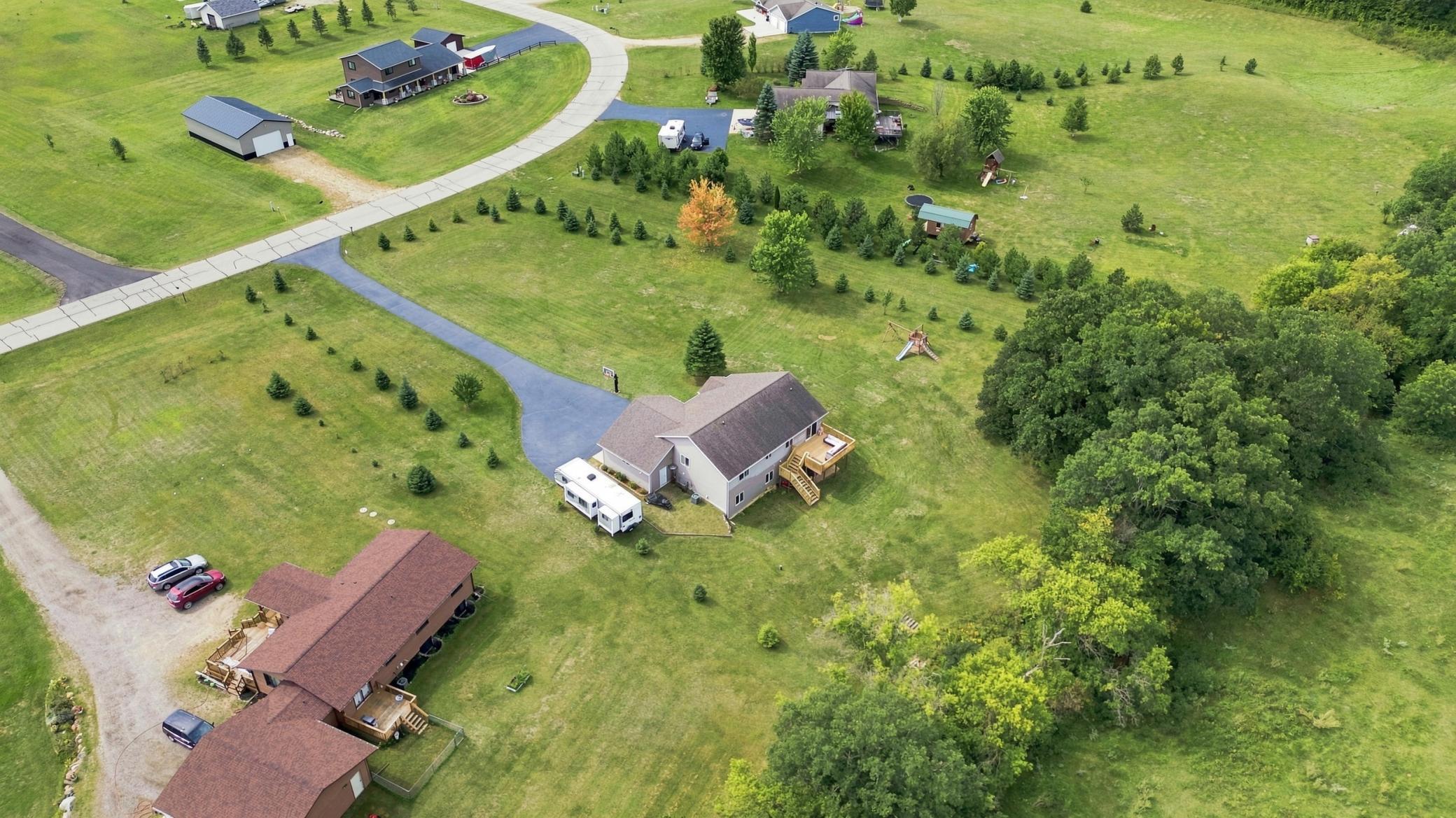 2006 single family home for sale at 30860 Carefree Lane in Frazee, MN — 5 bed, 3 bath (photo 38 of 39)