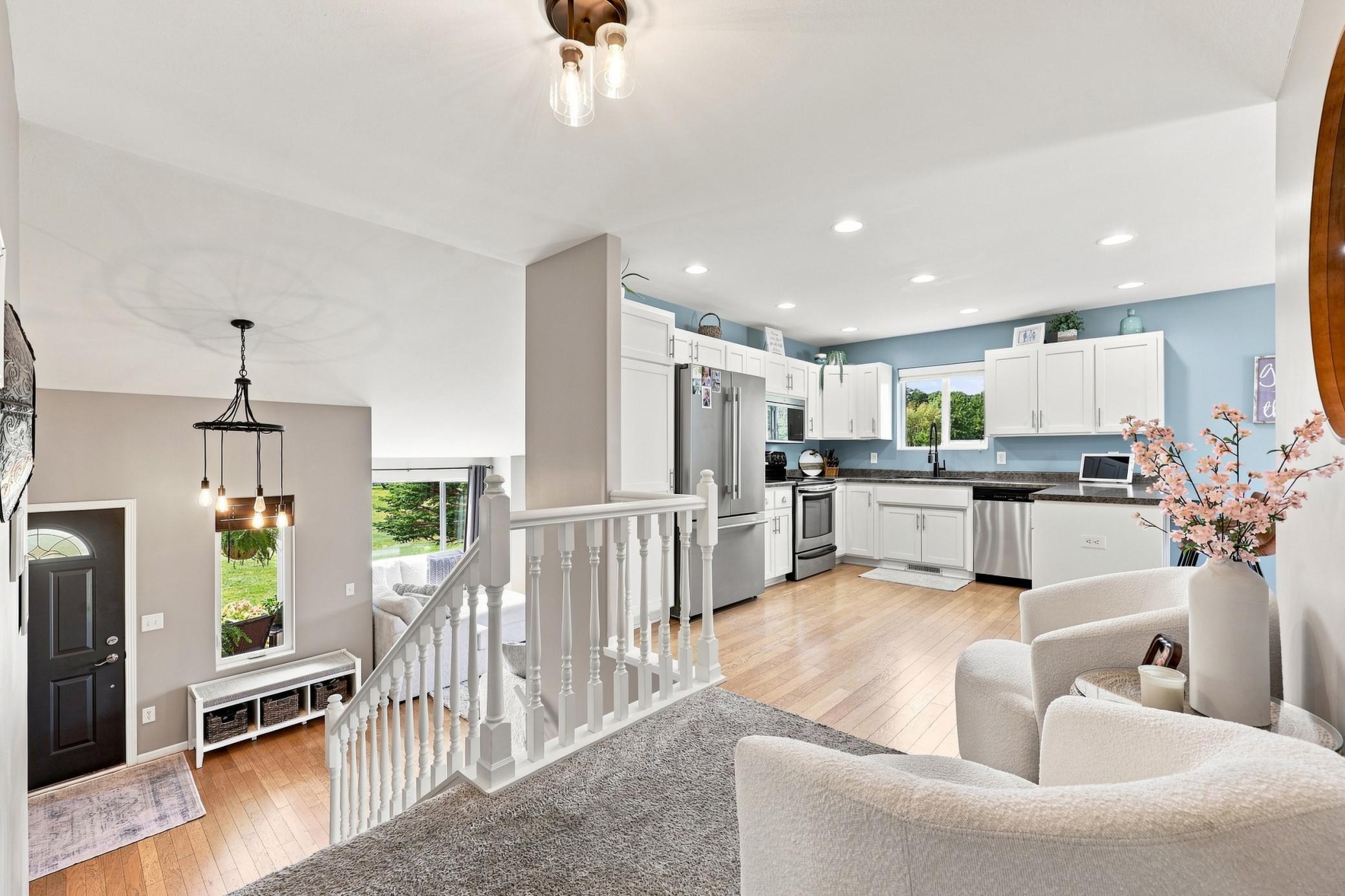 2006 single family home for sale at 30860 Carefree Lane in Frazee, MN — 5 bed, 3 bath (photo 9 of 39)