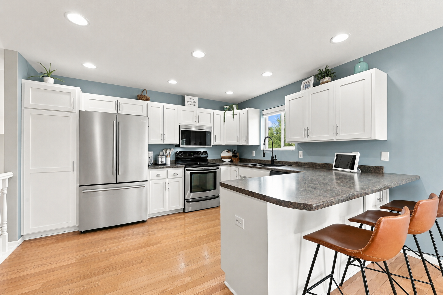 2006 single family home for sale at 30860 Carefree Lane in Frazee, MN — 5 bed, 3 bath (photo 10 of 39)