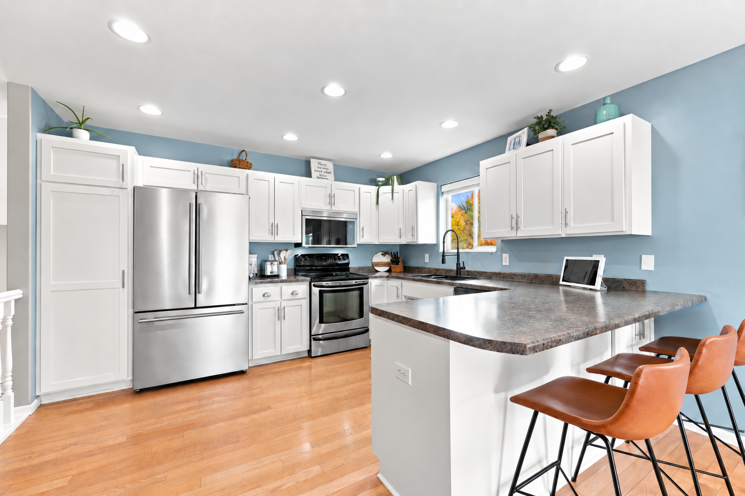2006 single family home for sale at 30860 Carefree Lane in Detroit Lakes, MN — 5 bed, 3 bath (photo 9 of 36)