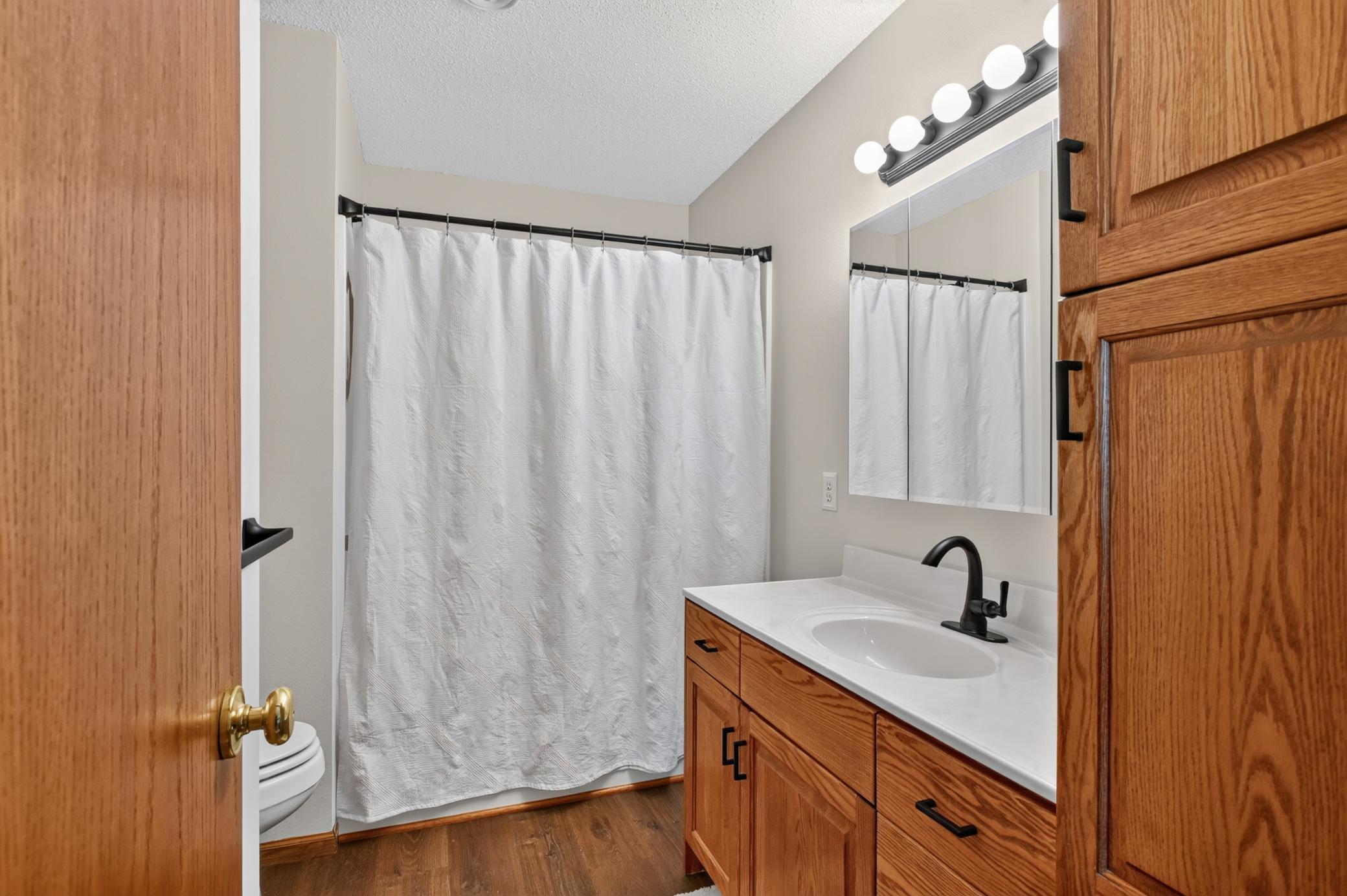 1999 single family home for sale at 1258 Westbrook Circle in Alexandria, MN — 4 bed, 3 bath (photo 23 of 42)