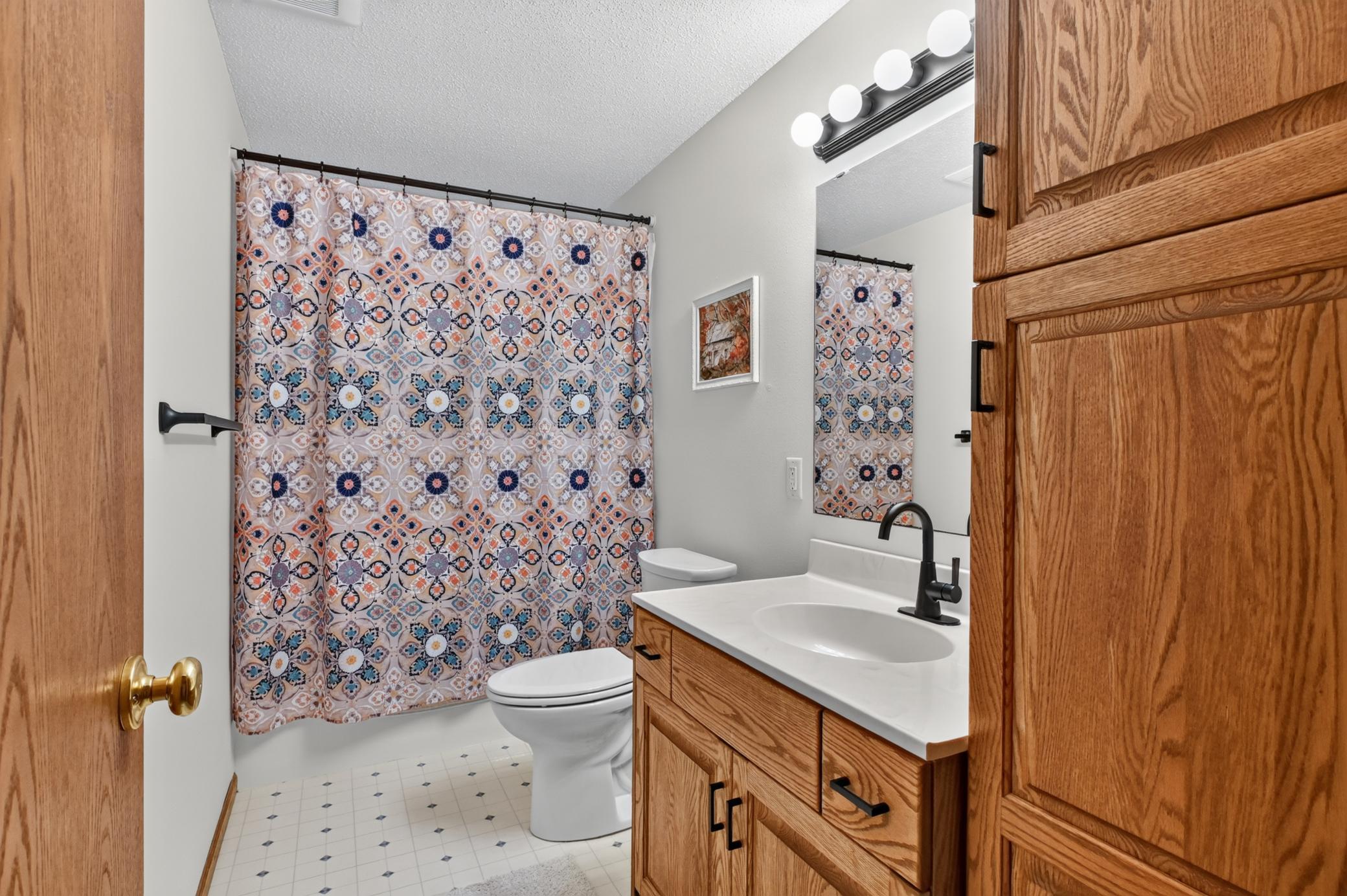 1999 single family home for sale at 1258 Westbrook Circle in Alexandria, MN — 4 bed, 3 bath (photo 25 of 42)