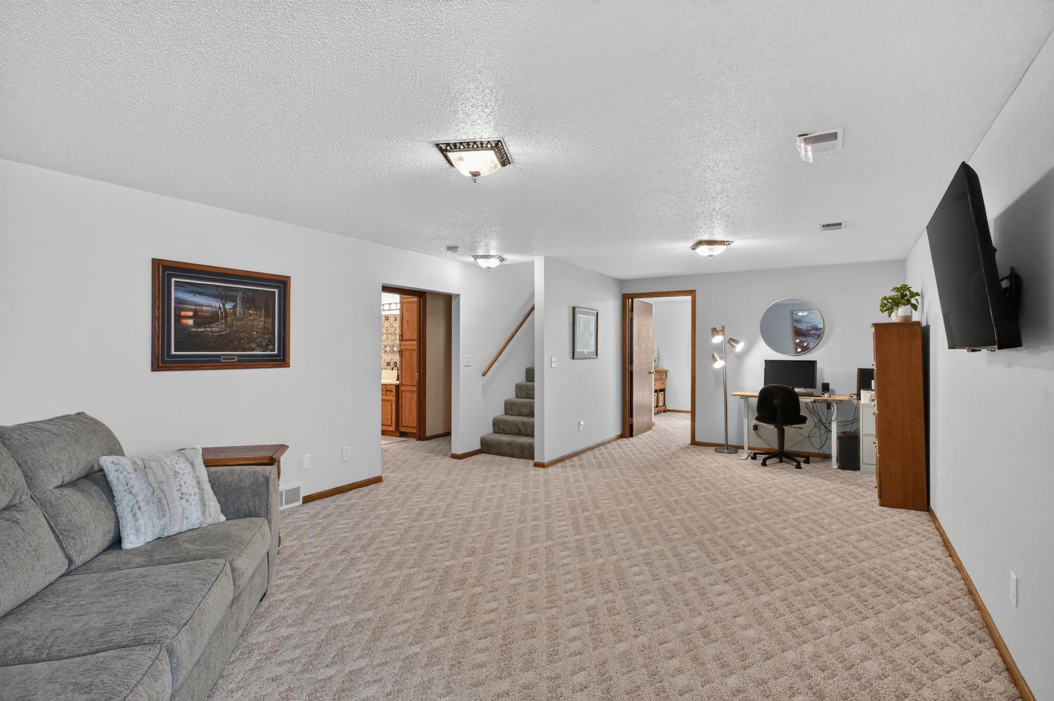 1999 single family home for sale at 1258 Westbrook Circle in Alexandria, MN — 4 bed, 3 bath (photo 27 of 42)
