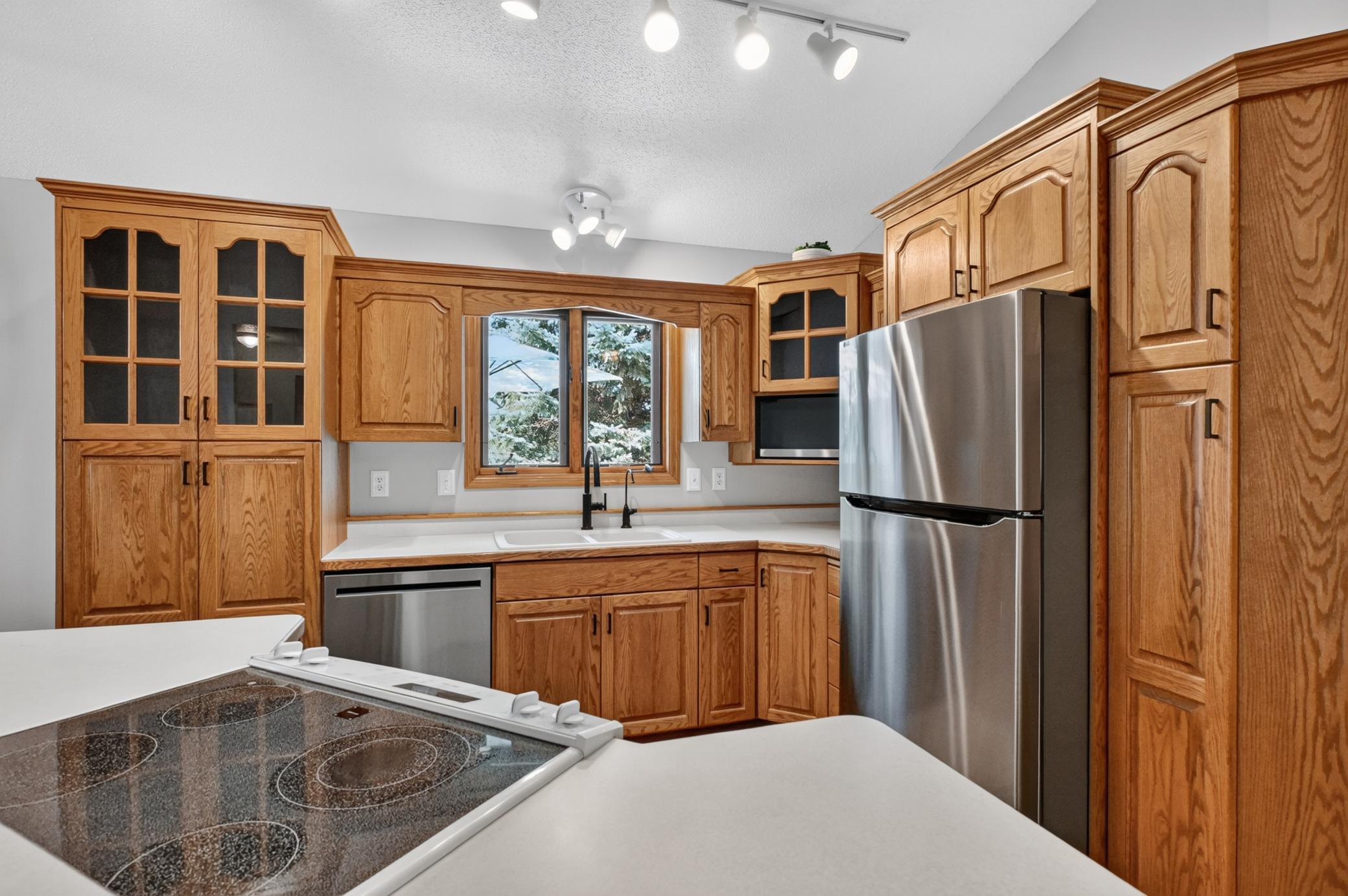 1999 single family home for sale at 1258 Westbrook Circle in Alexandria, MN — 4 bed, 3 bath (photo 6 of 42)
