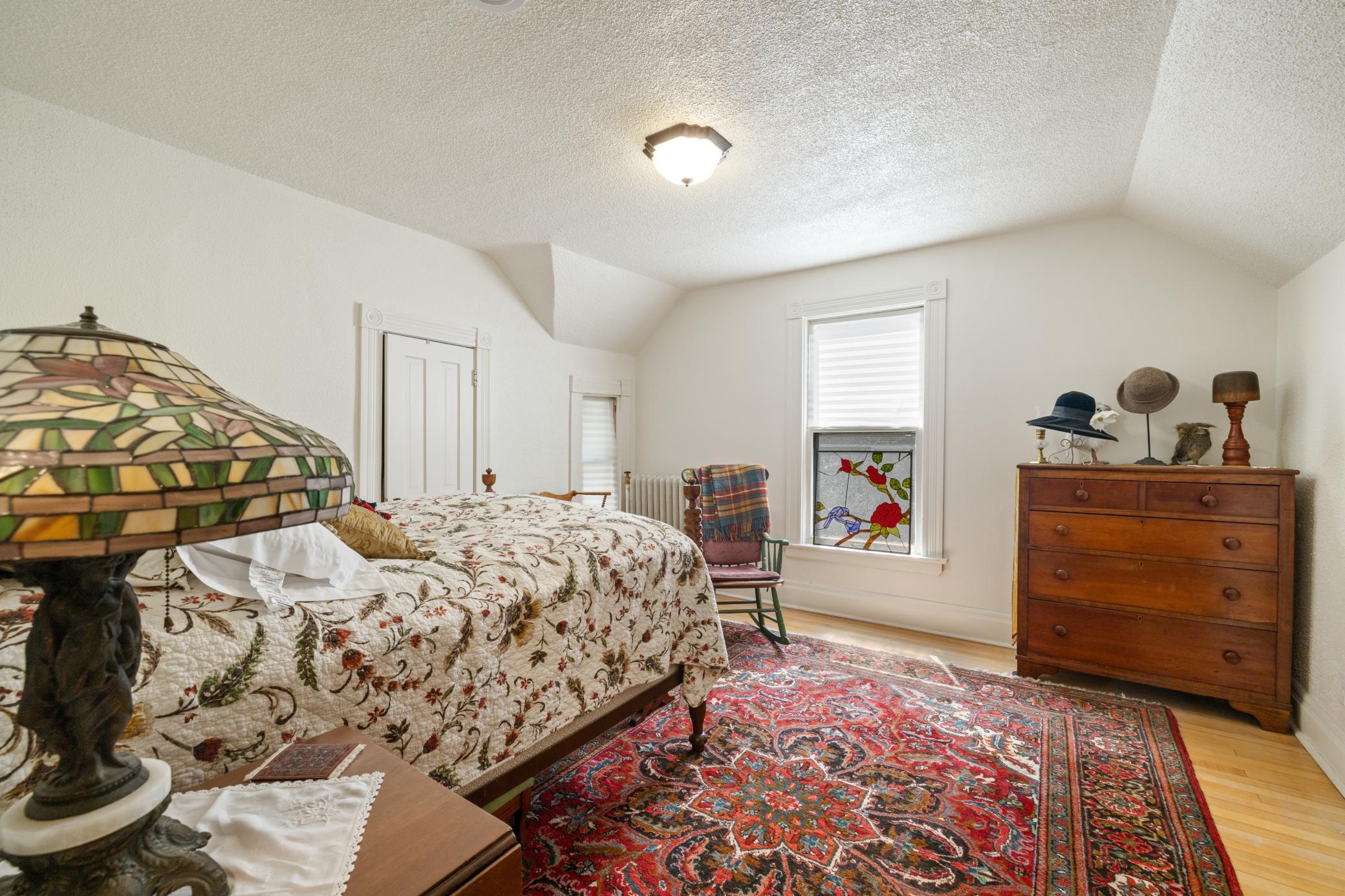 1898 single family home for sale at 911 8th Street S in Fargo, ND — 4 bed, 4 bath (photo 18 of 34)
