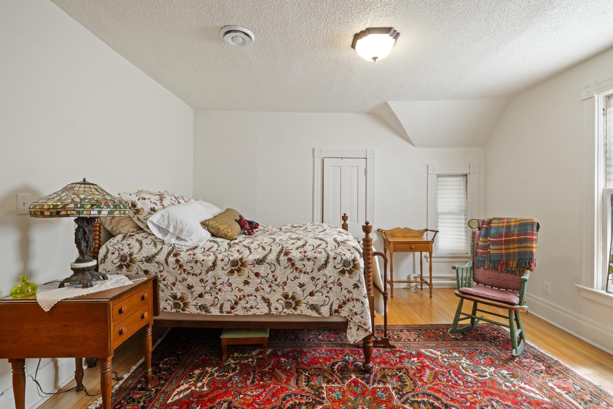 1898 single family home for sale at 911 8th Street S in Fargo, ND — 4 bed, 4 bath (photo 19 of 34)