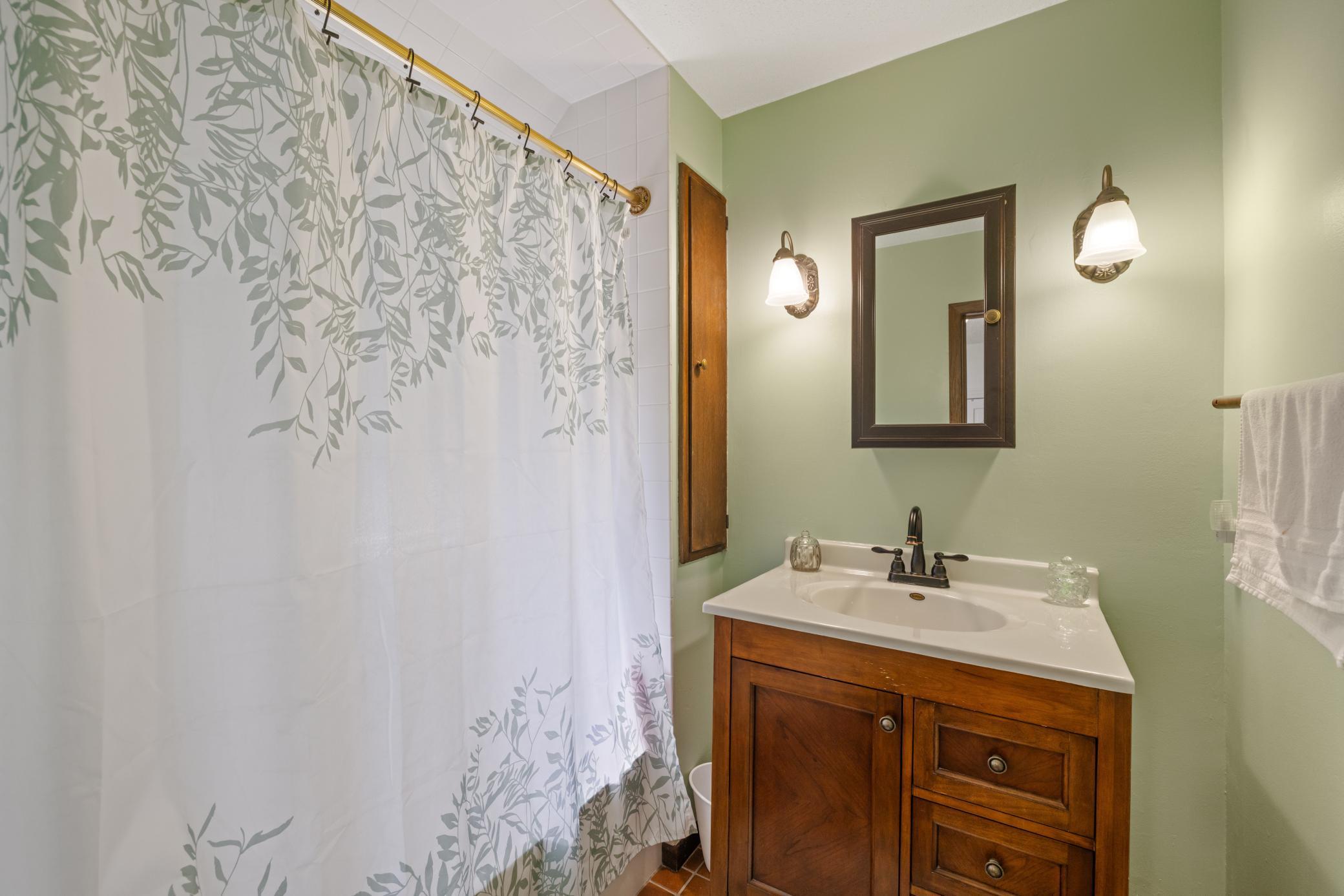 1898 single family home for sale at 911 8th Street S in Fargo, ND — 4 bed, 4 bath (photo 20 of 34)
