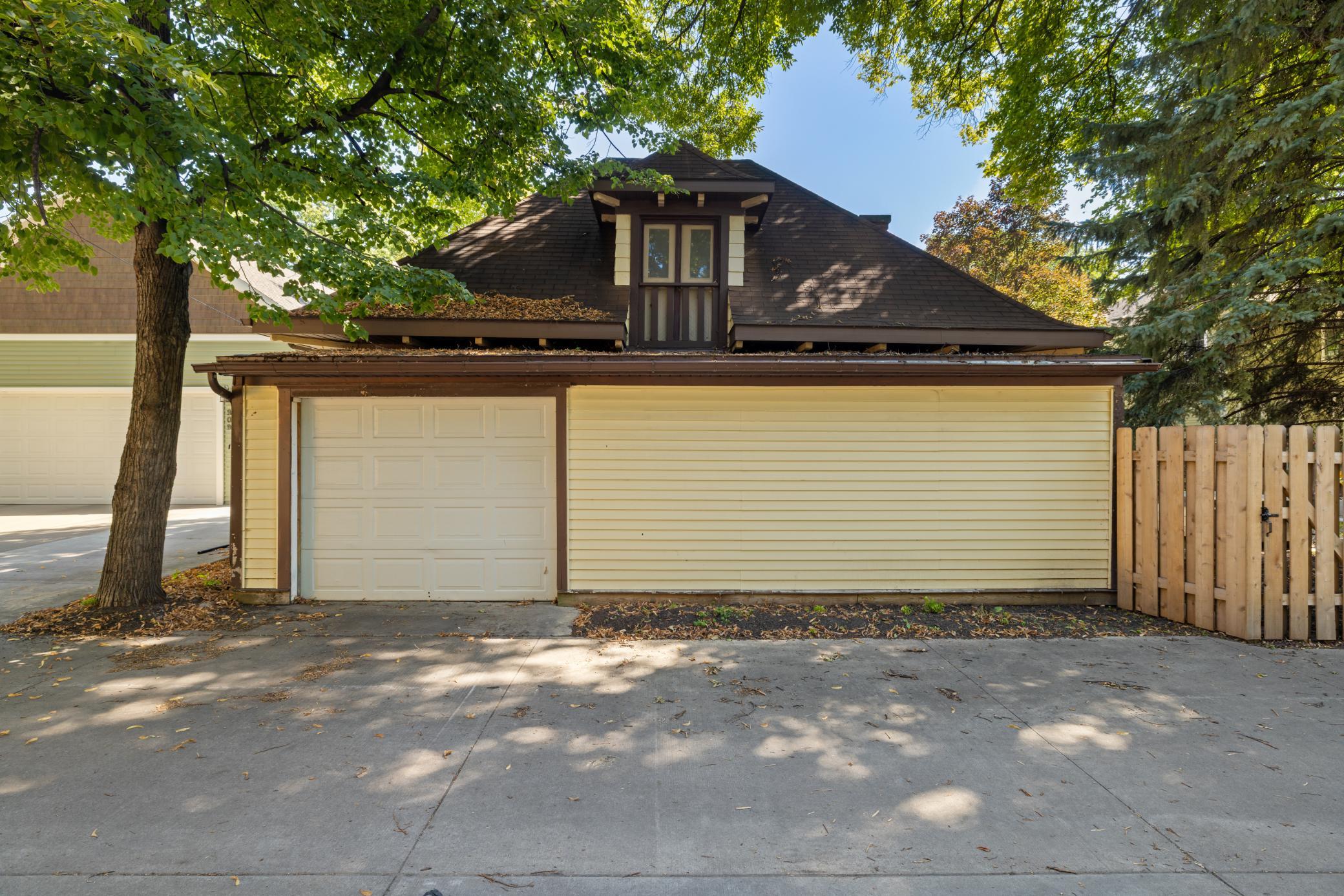 1898 single family home for sale at 911 8th Street S in Fargo, ND — 4 bed, 4 bath (photo 32 of 34)