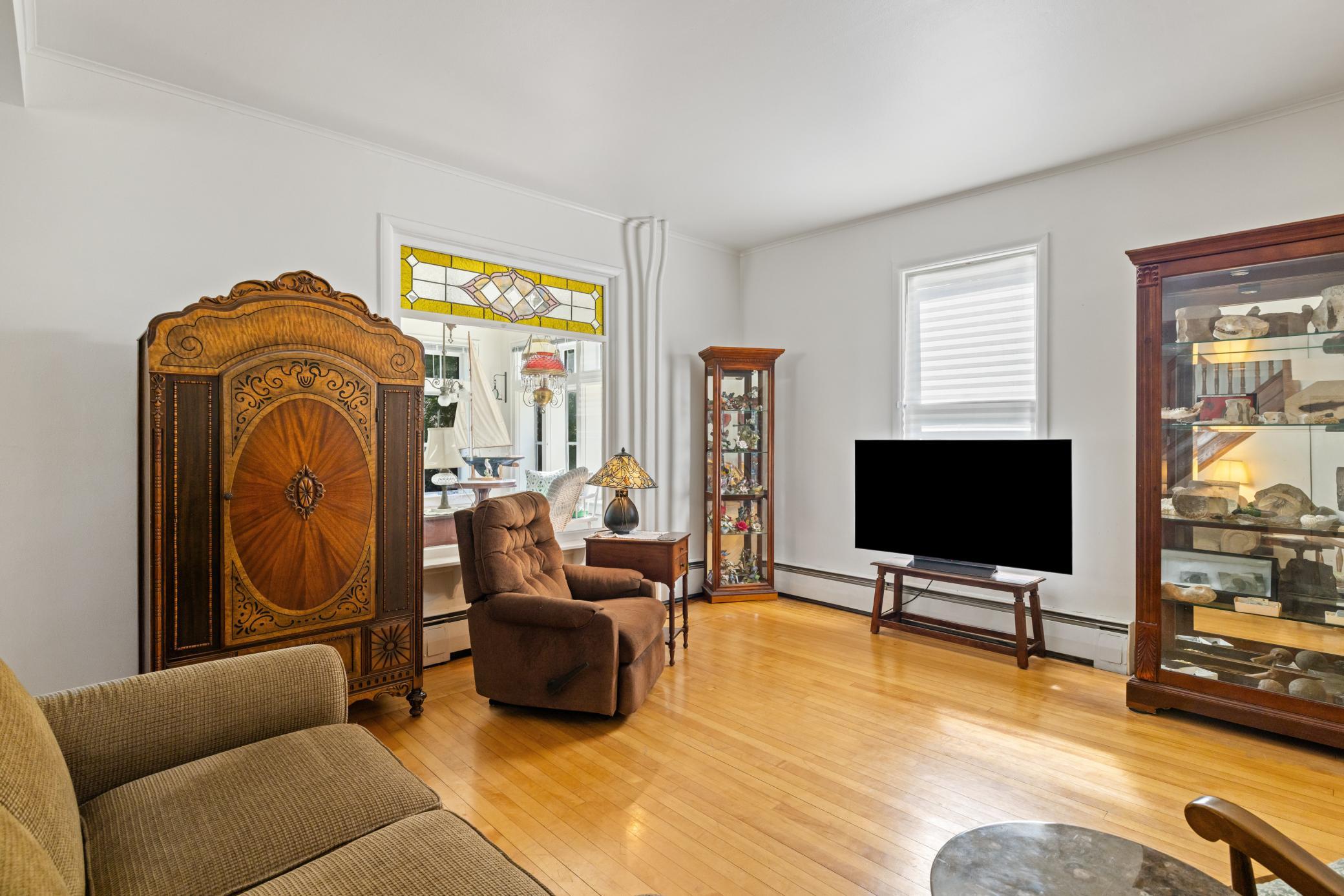 1898 single family home for sale at 911 8th Street S in Fargo, ND — 4 bed, 4 bath (photo 9 of 34)