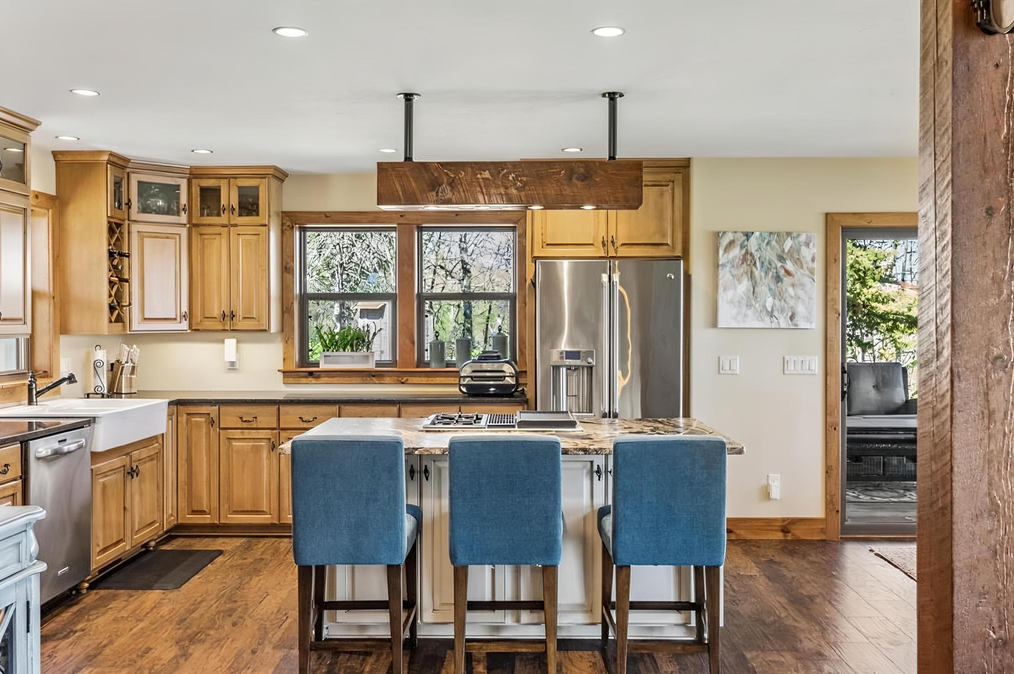 2015 single family home for sale at 29946 Pequot Boulevard in Pequot Lakes, MN — 3 bed, 3 bath (photo 6 of 24)
