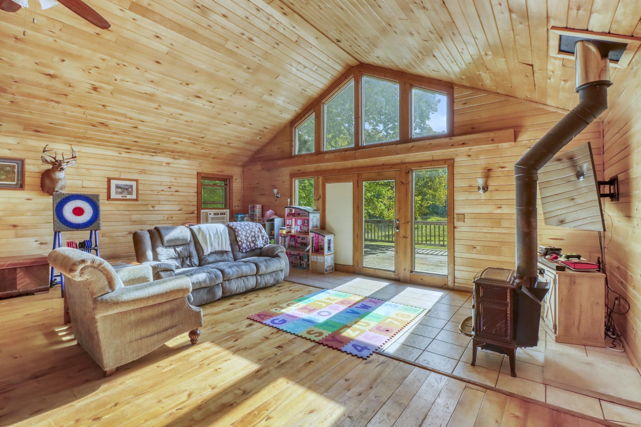 1994 single family home for sale at 28904 Tee Lake Road in Vergas, MN — 3 bed, 2 bath (photo 11 of 60)