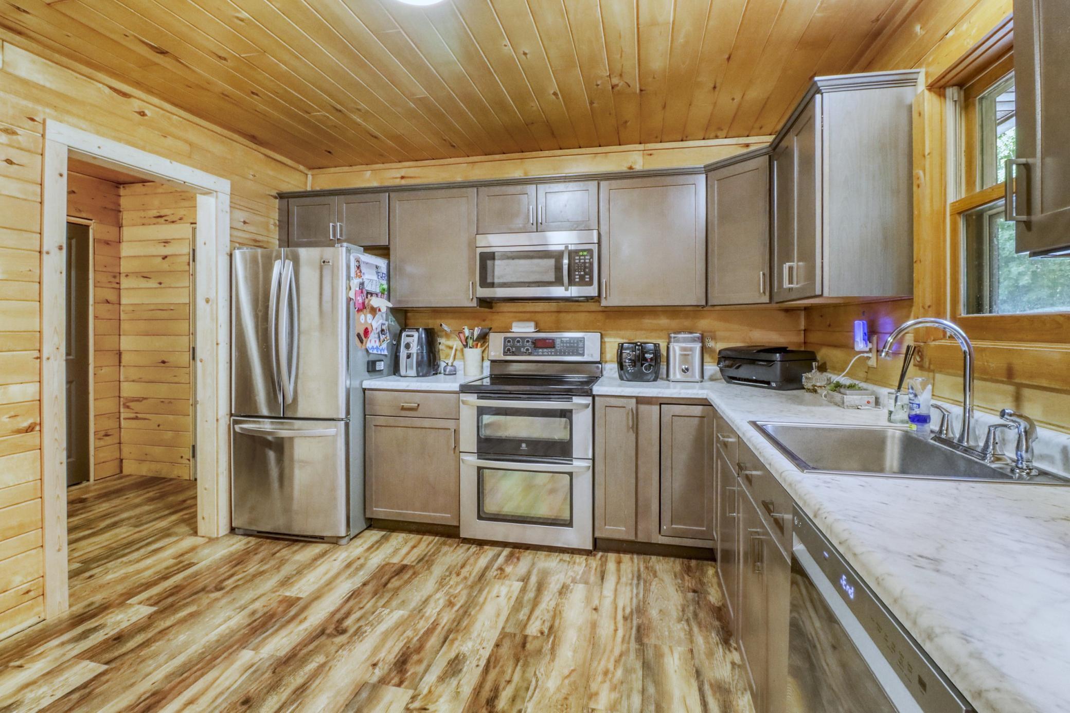 1994 single family home for sale at 28904 Tee Lake Road in Vergas, MN — 3 bed, 2 bath (photo 4 of 60)