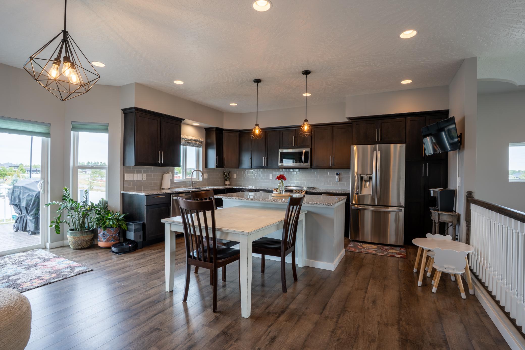2015 single family home for sale at 902 50th Avenue W in West Fargo, ND — 5 bed, 3 bath (photo 13 of 48)