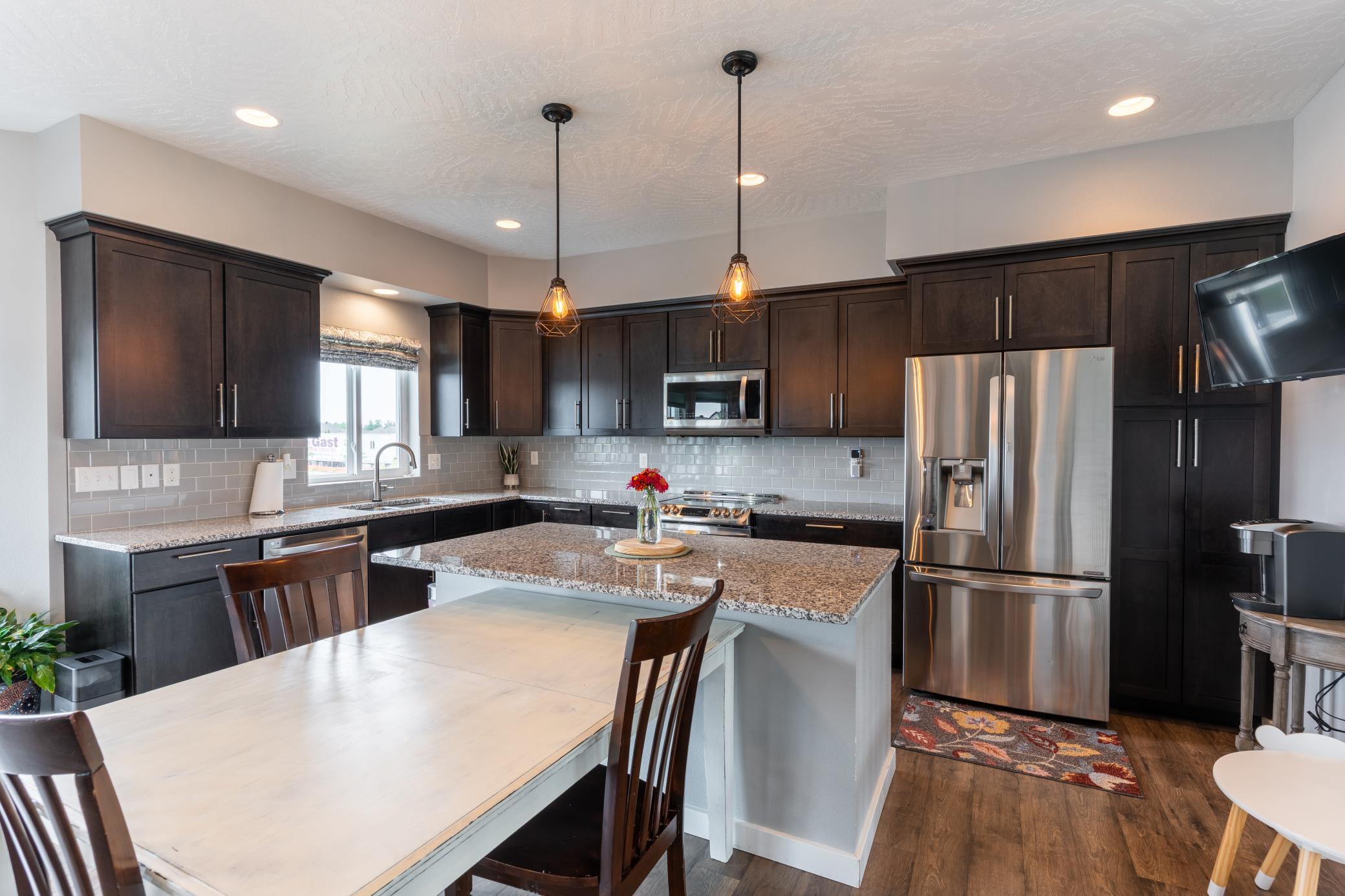 2015 single family home for sale at 902 50th Avenue W in West Fargo, ND — 5 bed, 3 bath (photo 15 of 48)
