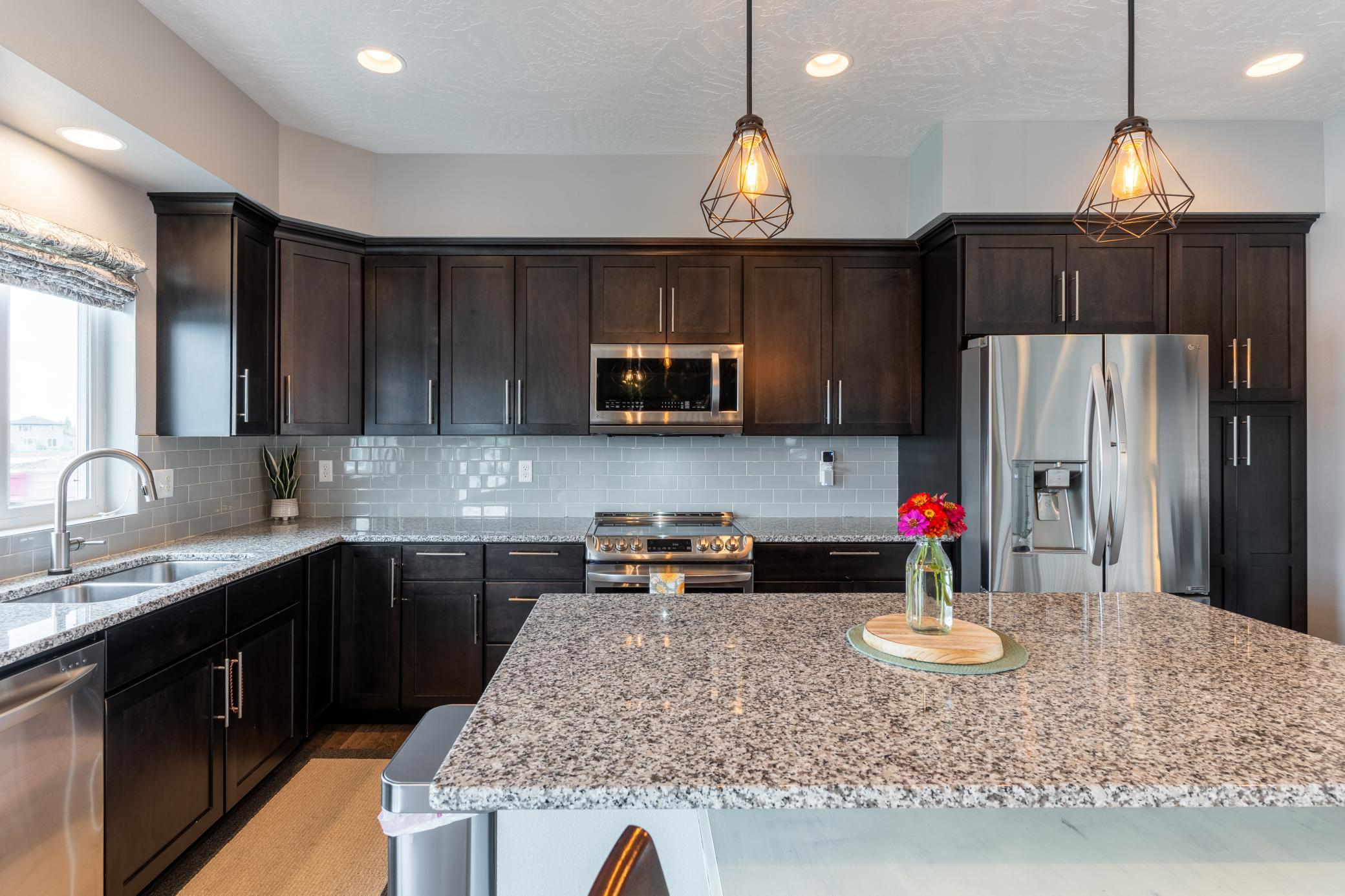 2015 single family home for sale at 902 50th Avenue W in West Fargo, ND — 5 bed, 3 bath (photo 16 of 48)