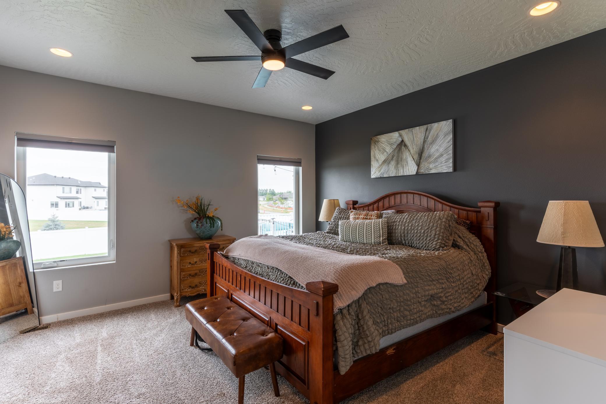 2015 single family home for sale at 902 50th Avenue W in West Fargo, ND — 5 bed, 3 bath (photo 19 of 48)