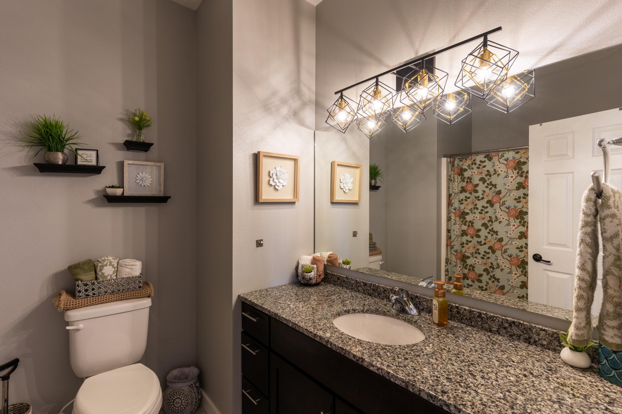 2015 single family home for sale at 902 50th Avenue W in West Fargo, ND — 5 bed, 3 bath (photo 25 of 48)