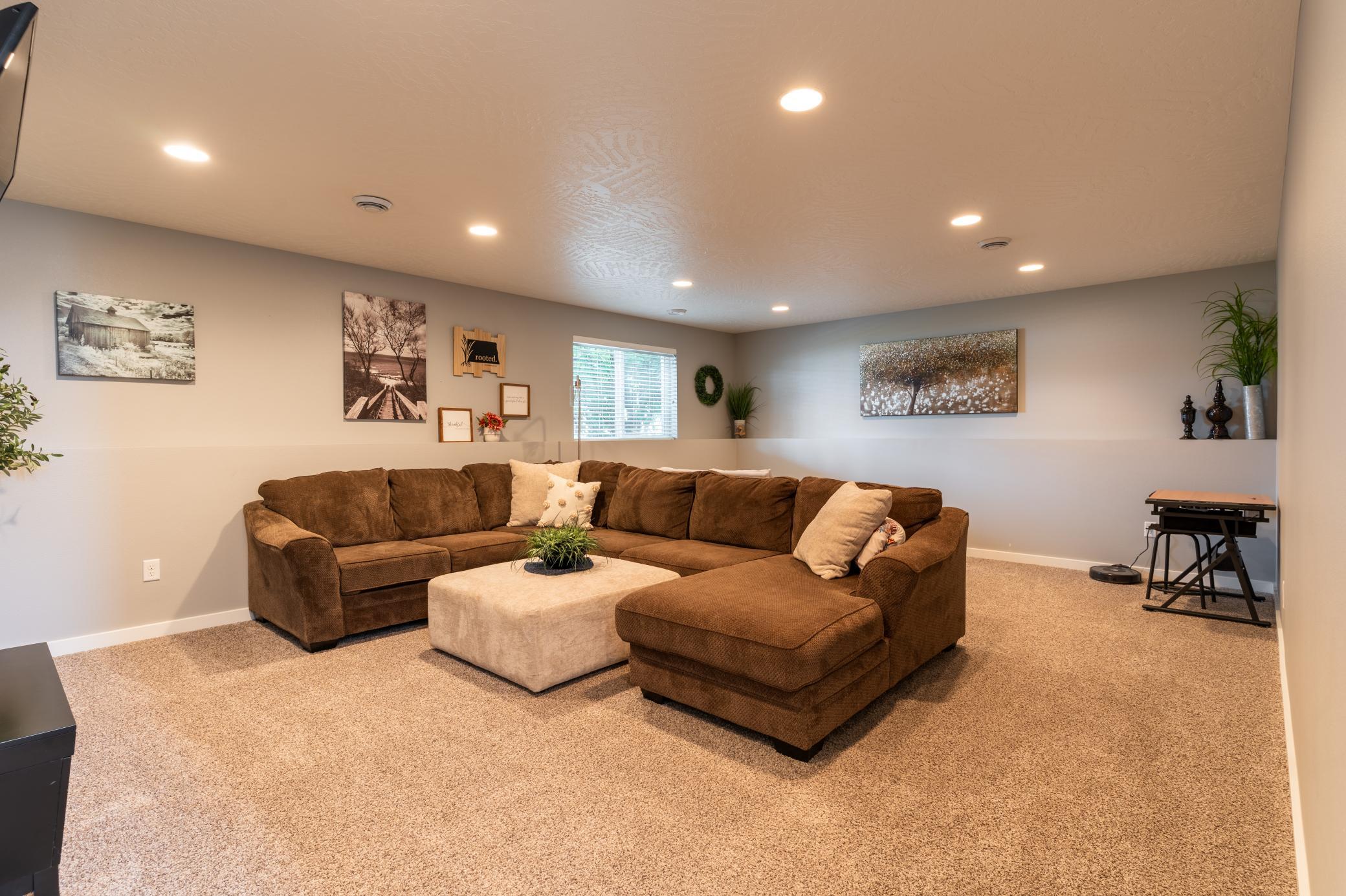 2015 single family home for sale at 902 50th Avenue W in West Fargo, ND — 5 bed, 3 bath (photo 28 of 48)
