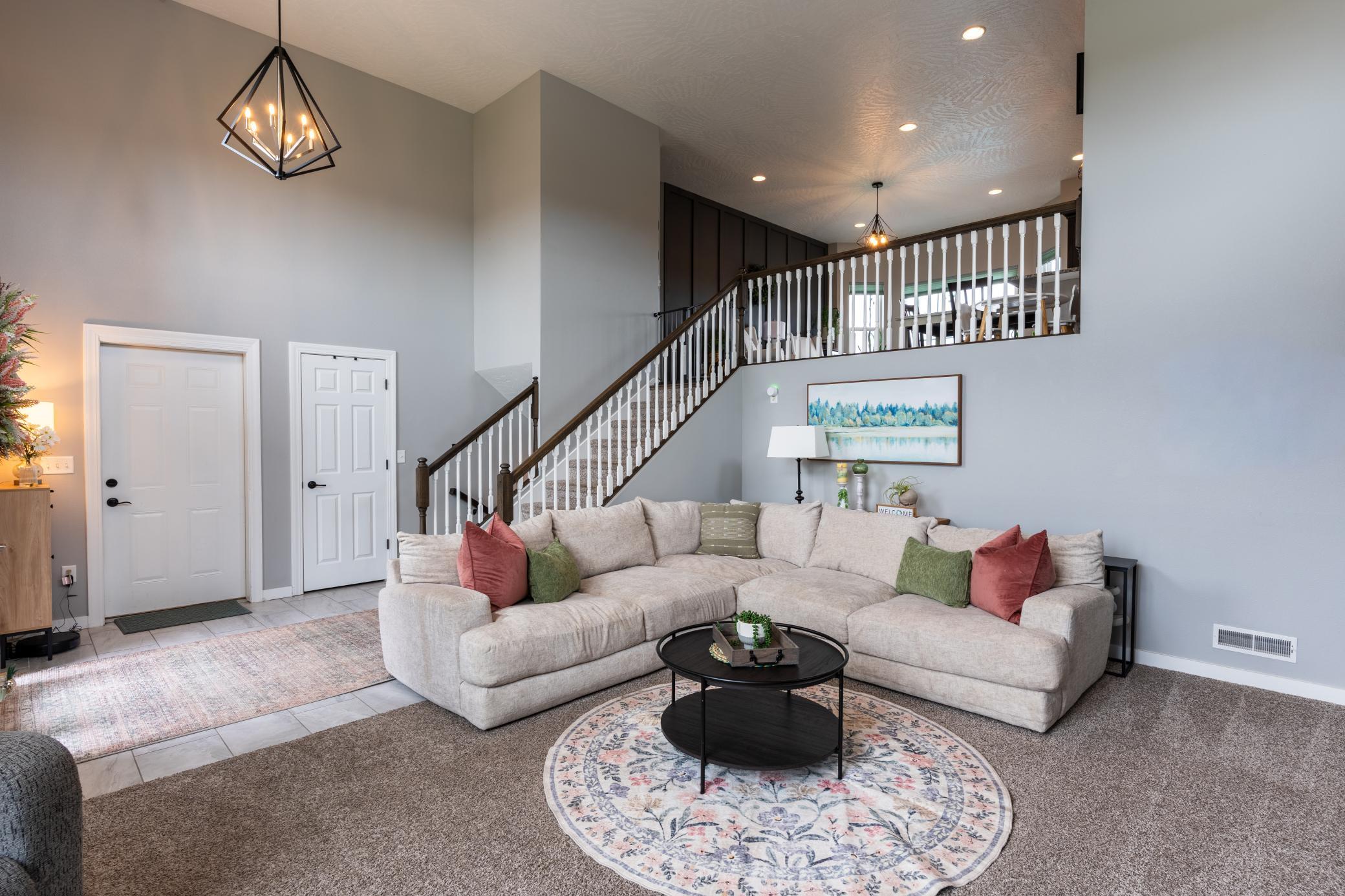 2015 single family home for sale at 902 50th Avenue W in West Fargo, ND — 5 bed, 3 bath (photo 6 of 48)