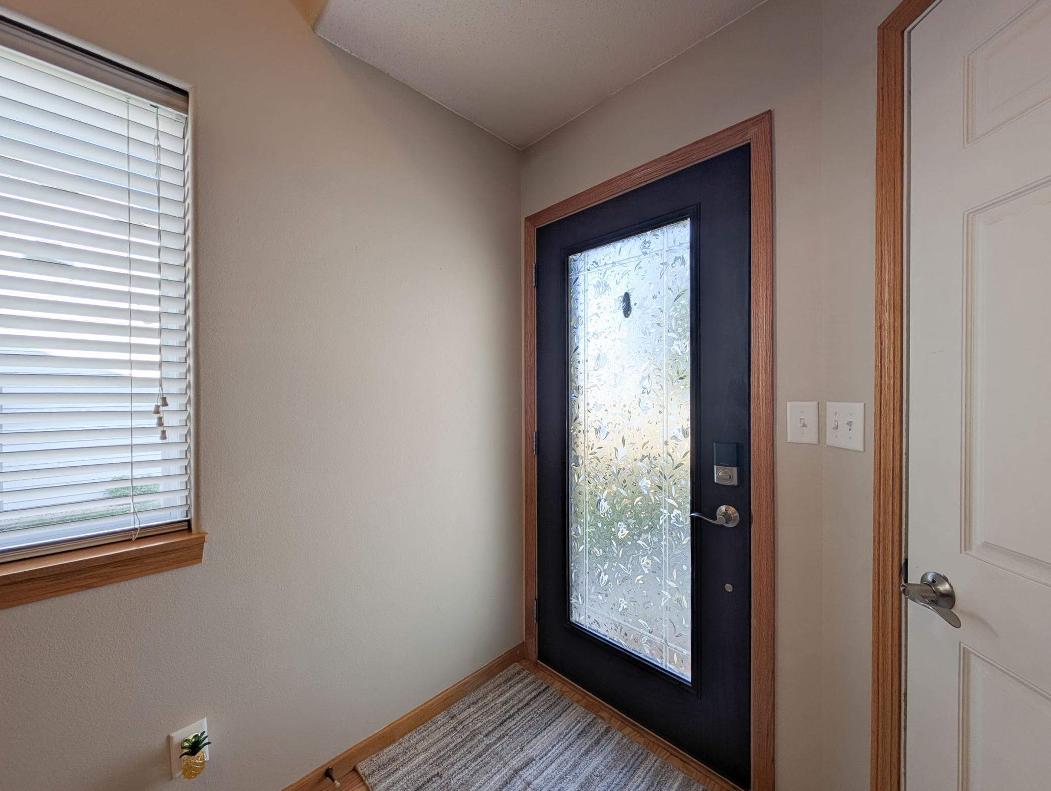 2002 twin home for sale at 707 14TH Avenue E in West Fargo, ND — 3 bed, 2 bath (photo 14 of 46)