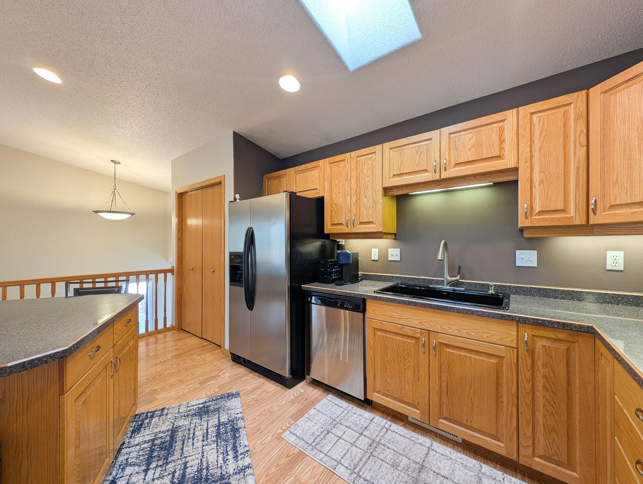 2002 twin home for sale at 707 14TH Avenue E in West Fargo, ND — 3 bed, 2 bath (photo 21 of 46)