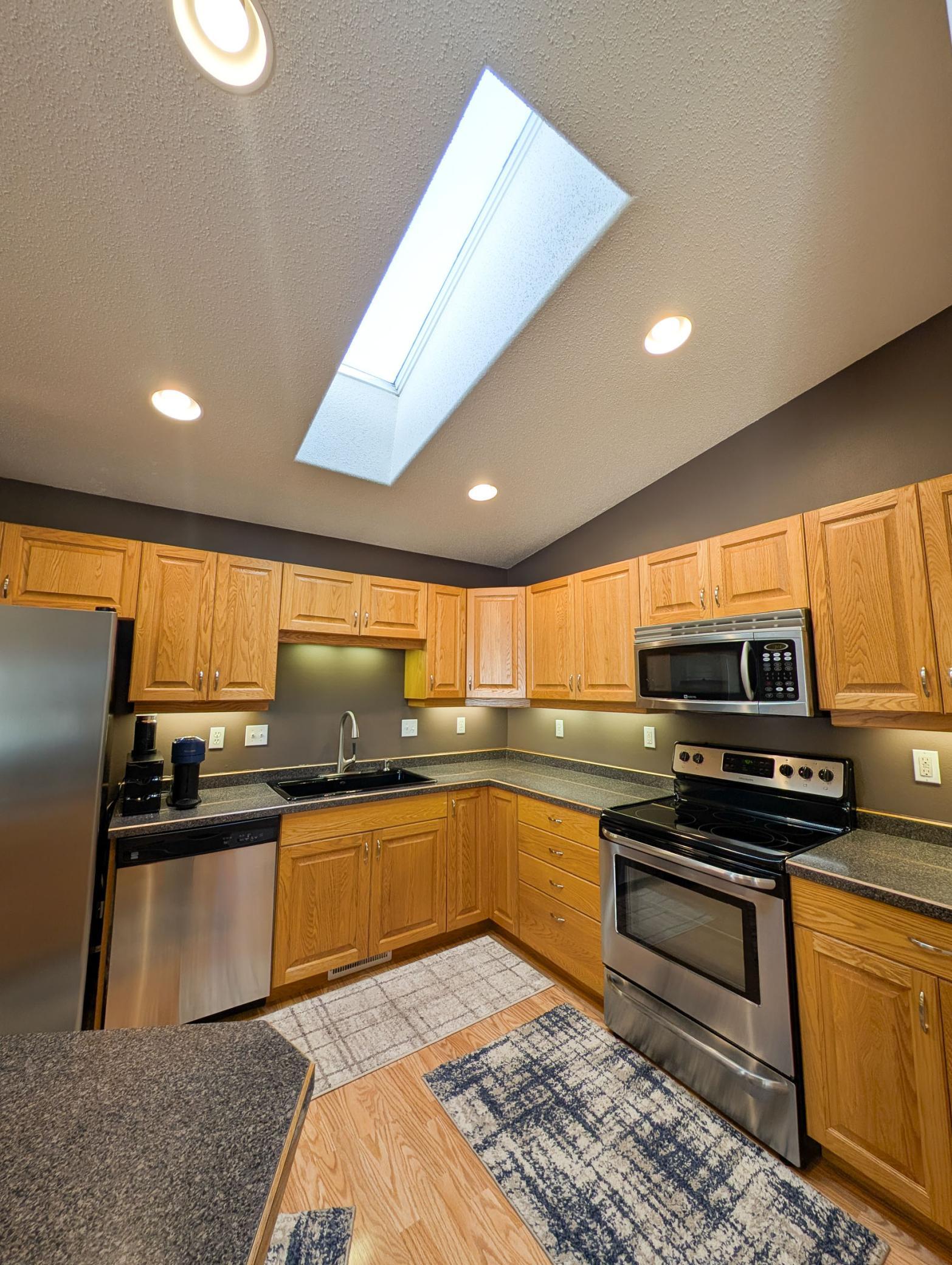 2002 twin home for sale at 707 14TH Avenue E in West Fargo, ND — 3 bed, 2 bath (photo 22 of 46)