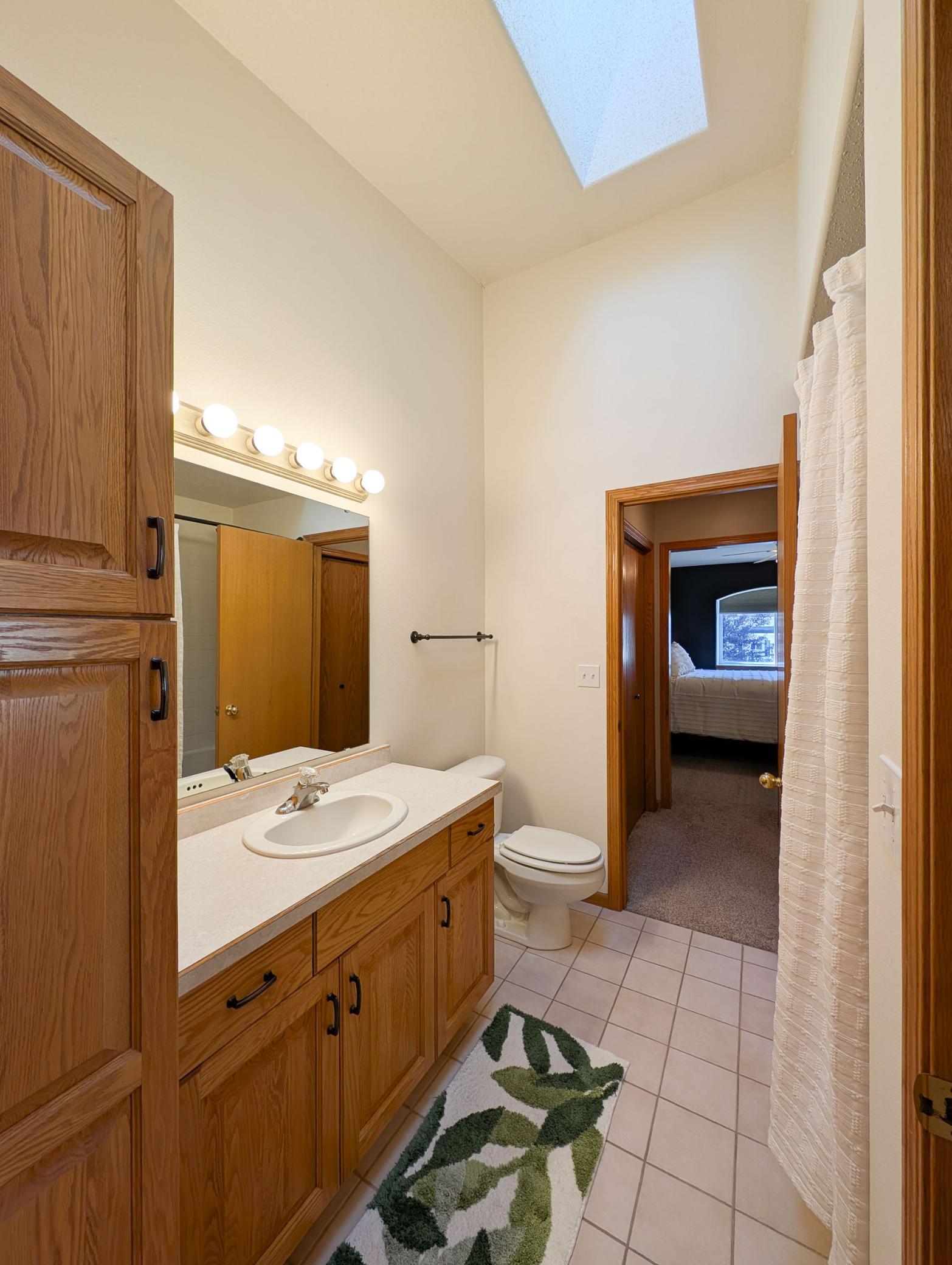 2002 twin home for sale at 707 14TH Avenue E in West Fargo, ND — 3 bed, 2 bath (photo 24 of 46)