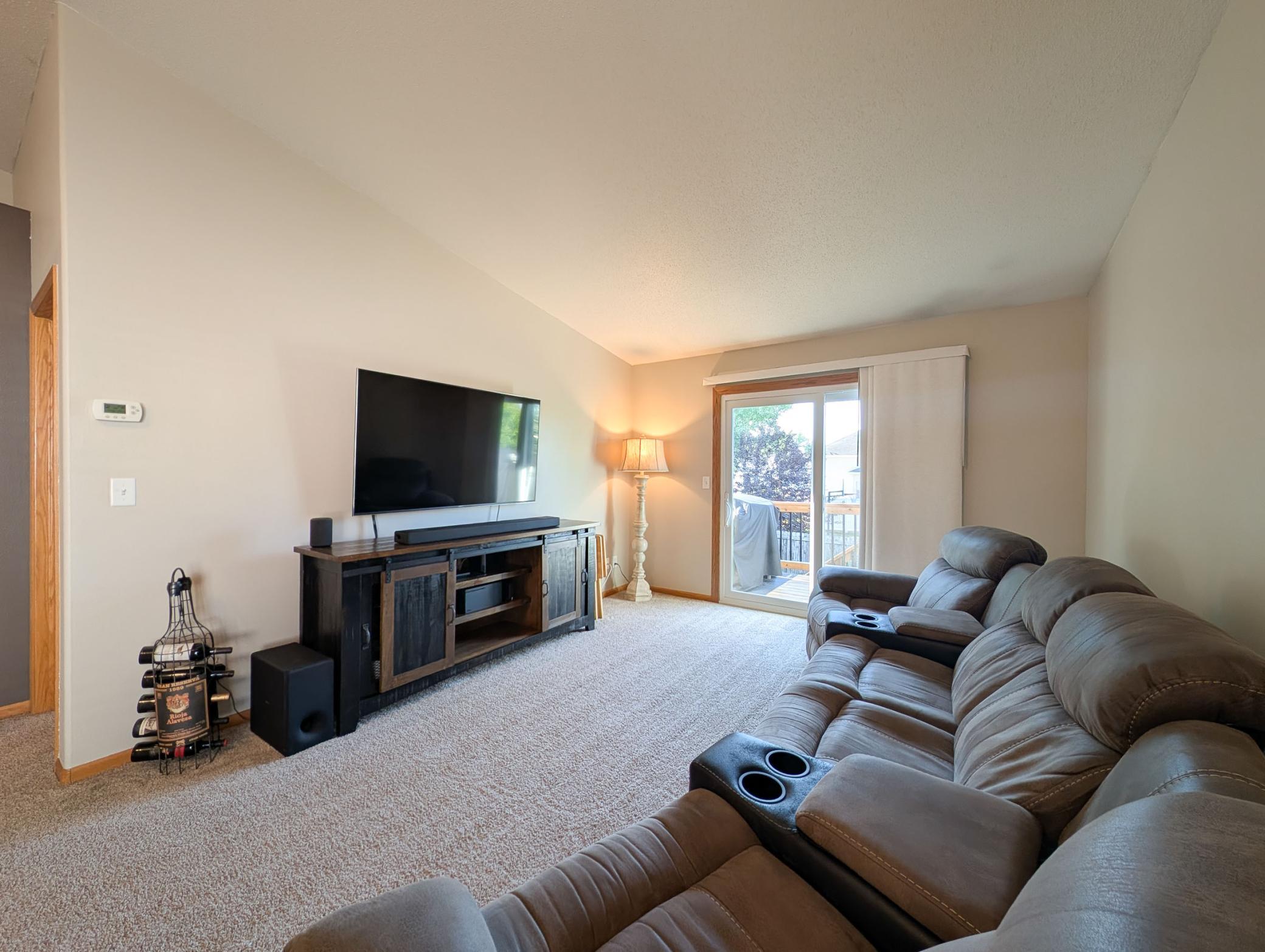 2002 twin home for sale at 707 14TH Avenue E in West Fargo, ND — 3 bed, 2 bath (photo 26 of 46)