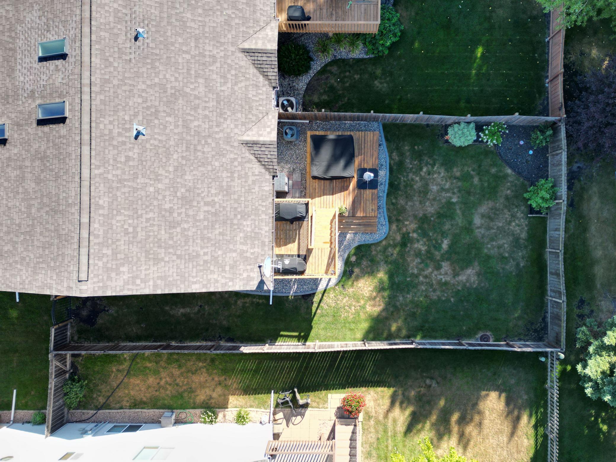 2002 twin home for sale at 707 14TH Avenue E in West Fargo, ND — 3 bed, 2 bath (photo 4 of 46)