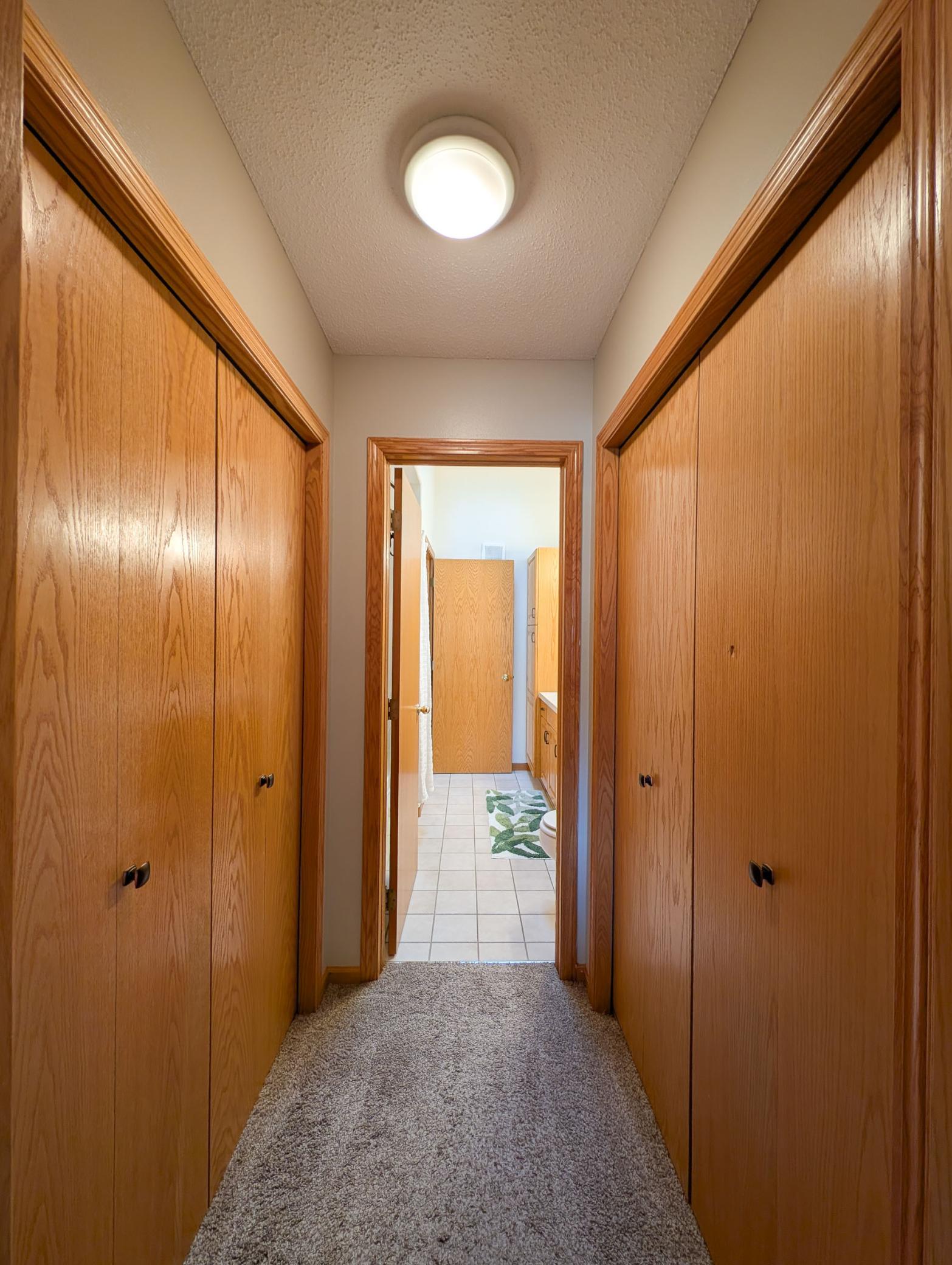 2002 twin home for sale at 707 14TH Avenue E in West Fargo, ND — 3 bed, 2 bath (photo 32 of 46)