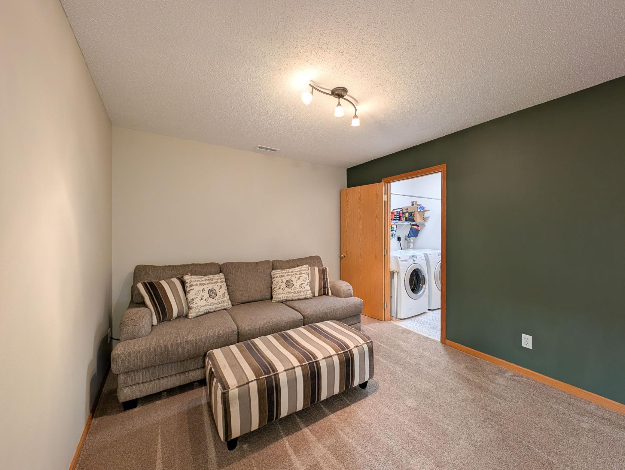 2002 twin home for sale at 707 14TH Avenue E in West Fargo, ND — 3 bed, 2 bath (photo 41 of 46)