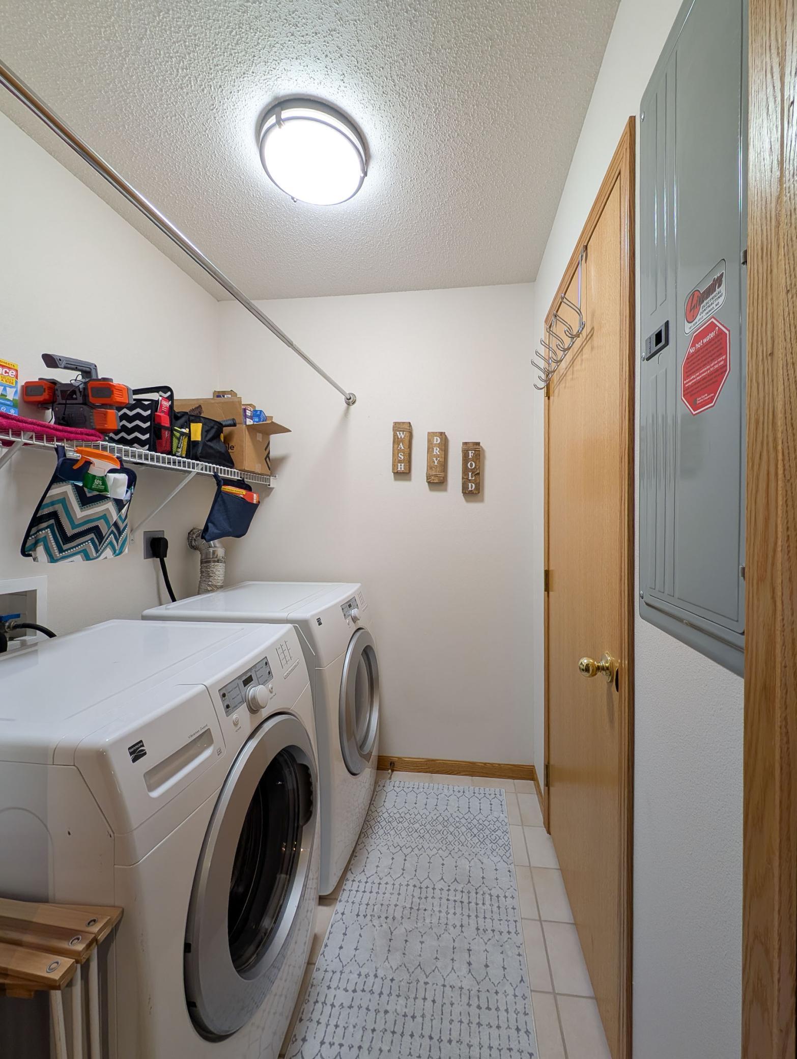 2002 twin home for sale at 707 14TH Avenue E in West Fargo, ND — 3 bed, 2 bath (photo 42 of 46)