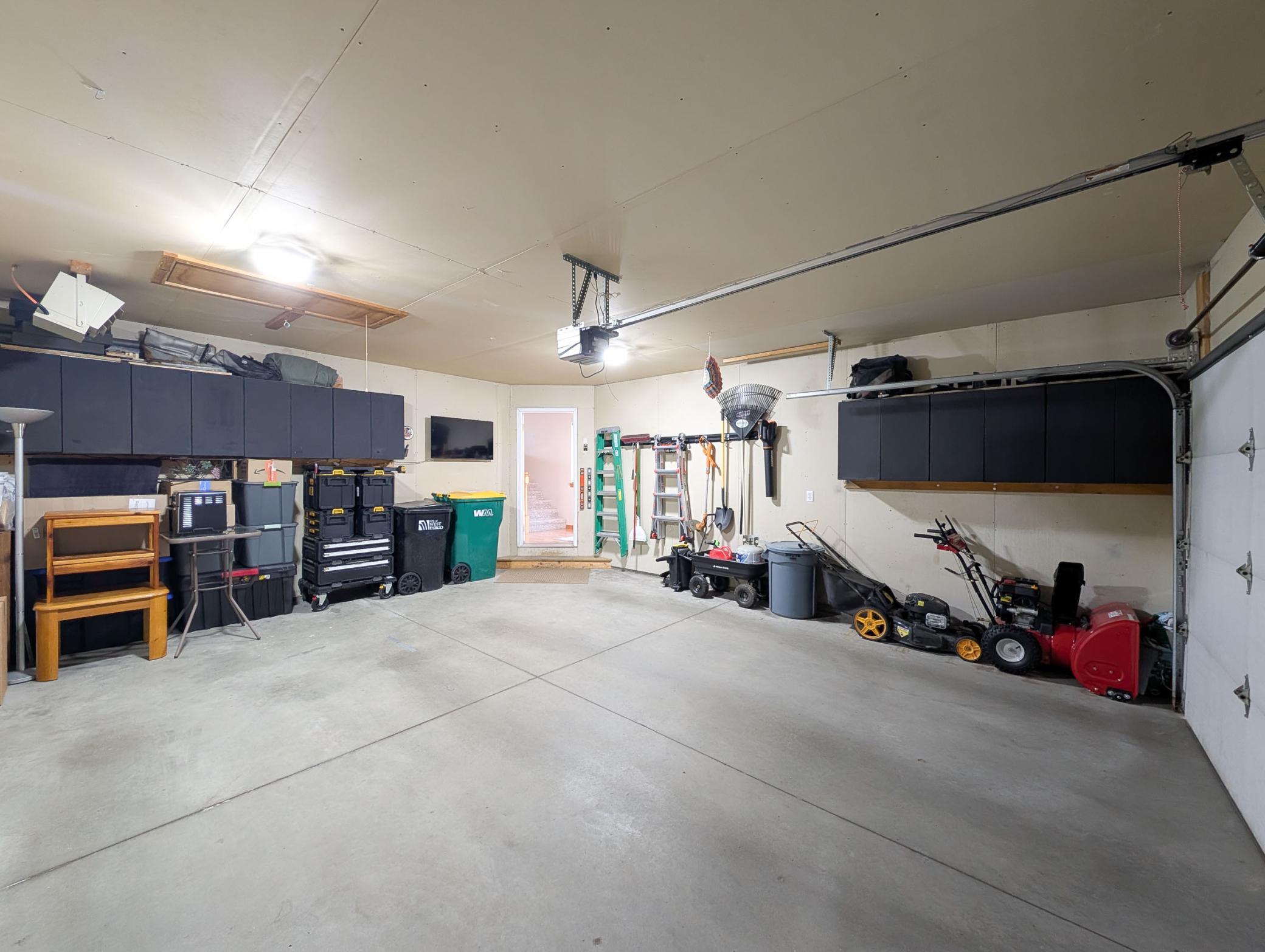 2002 twin home for sale at 707 14TH Avenue E in West Fargo, ND — 3 bed, 2 bath (photo 45 of 46)