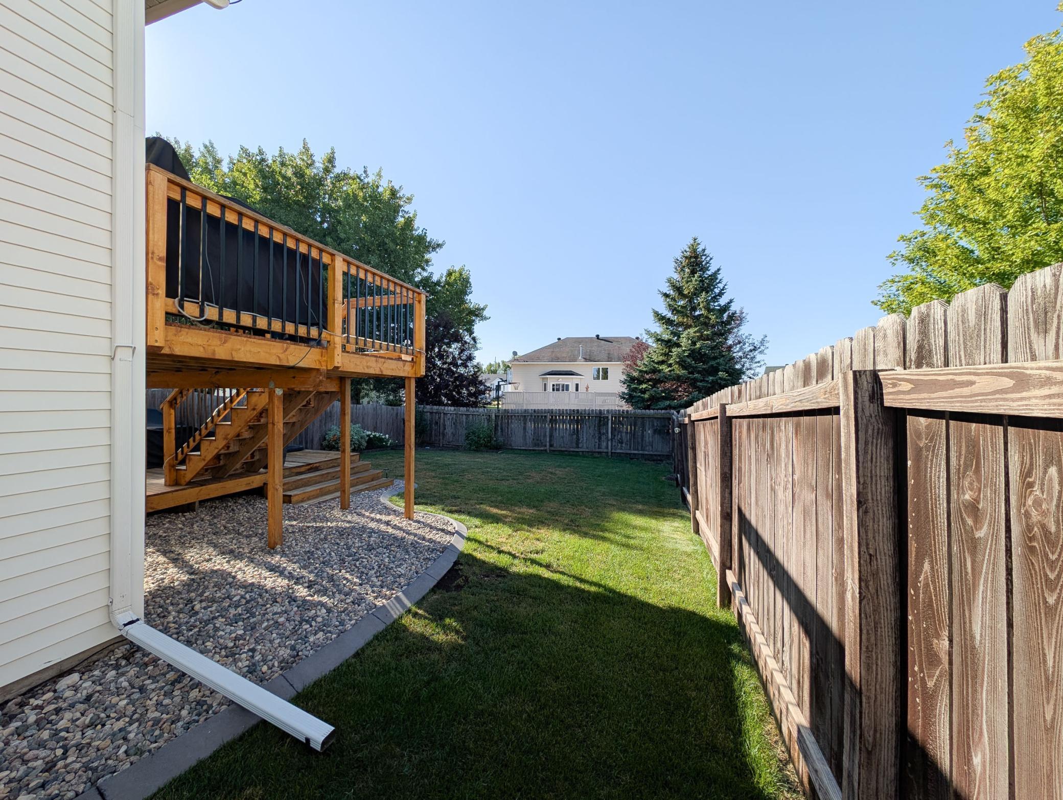 2002 twin home for sale at 707 14TH Avenue E in West Fargo, ND — 3 bed, 2 bath (photo 10 of 46)