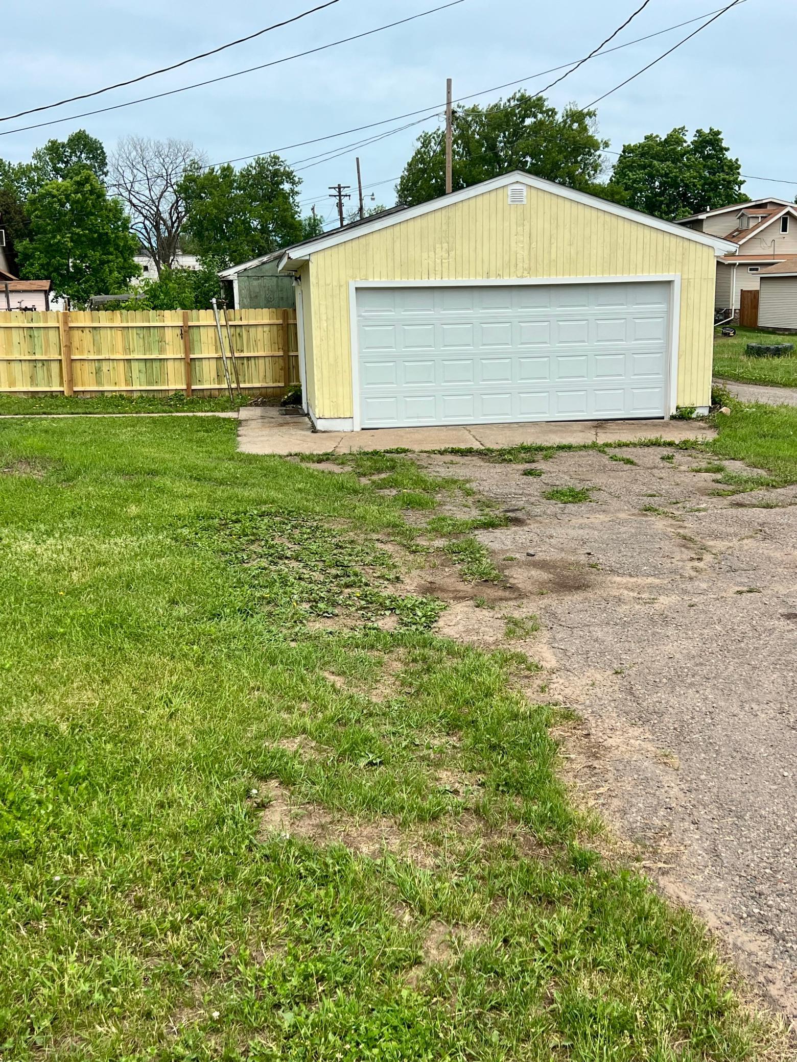 1960 single family home for sale at 214 S 2nd Street in Keewatin, MN — 2 bed, 2 bath (photo 2 of 24)