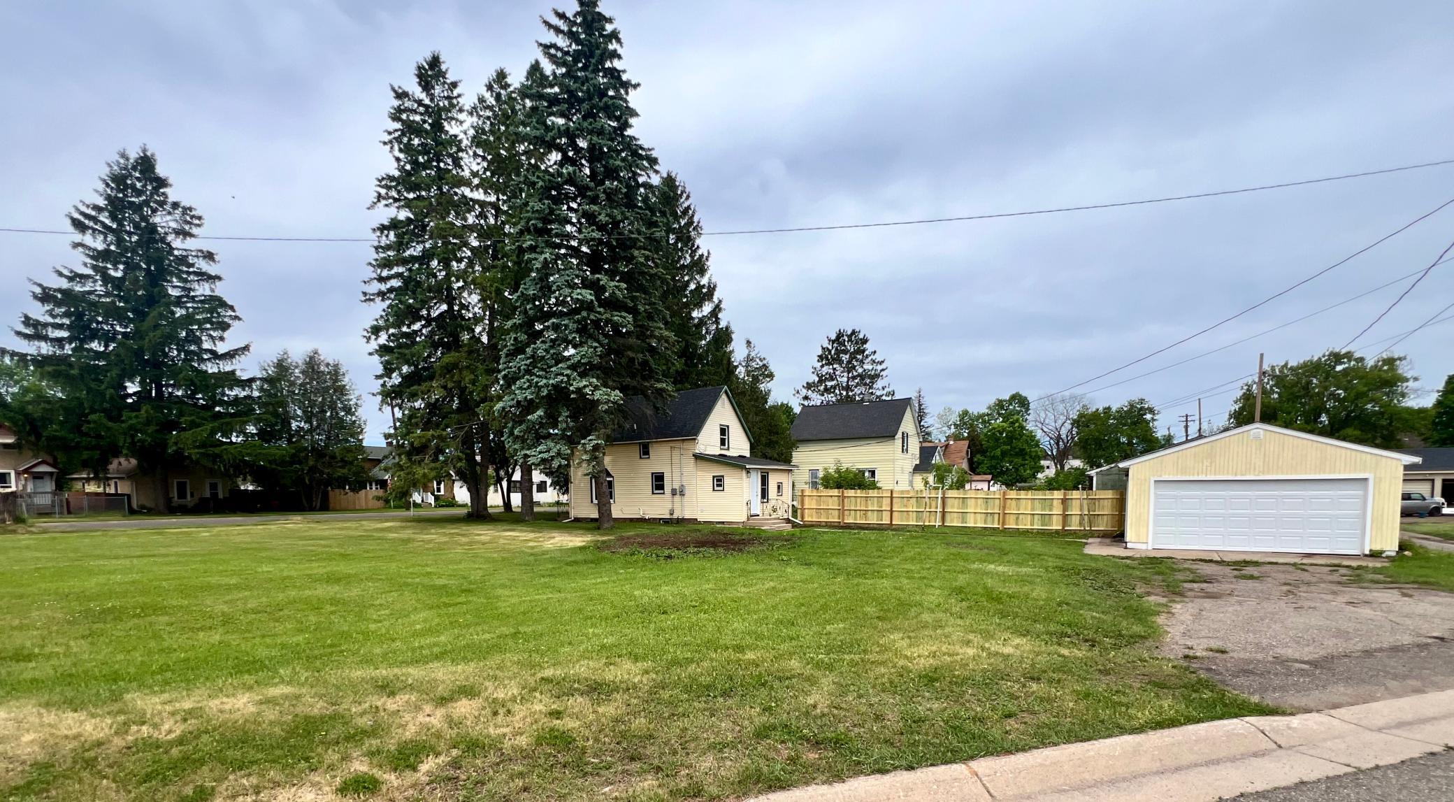 1960 single family home for sale at 214 S 2nd Street in Keewatin, MN — 2 bed, 2 bath (photo 3 of 24)