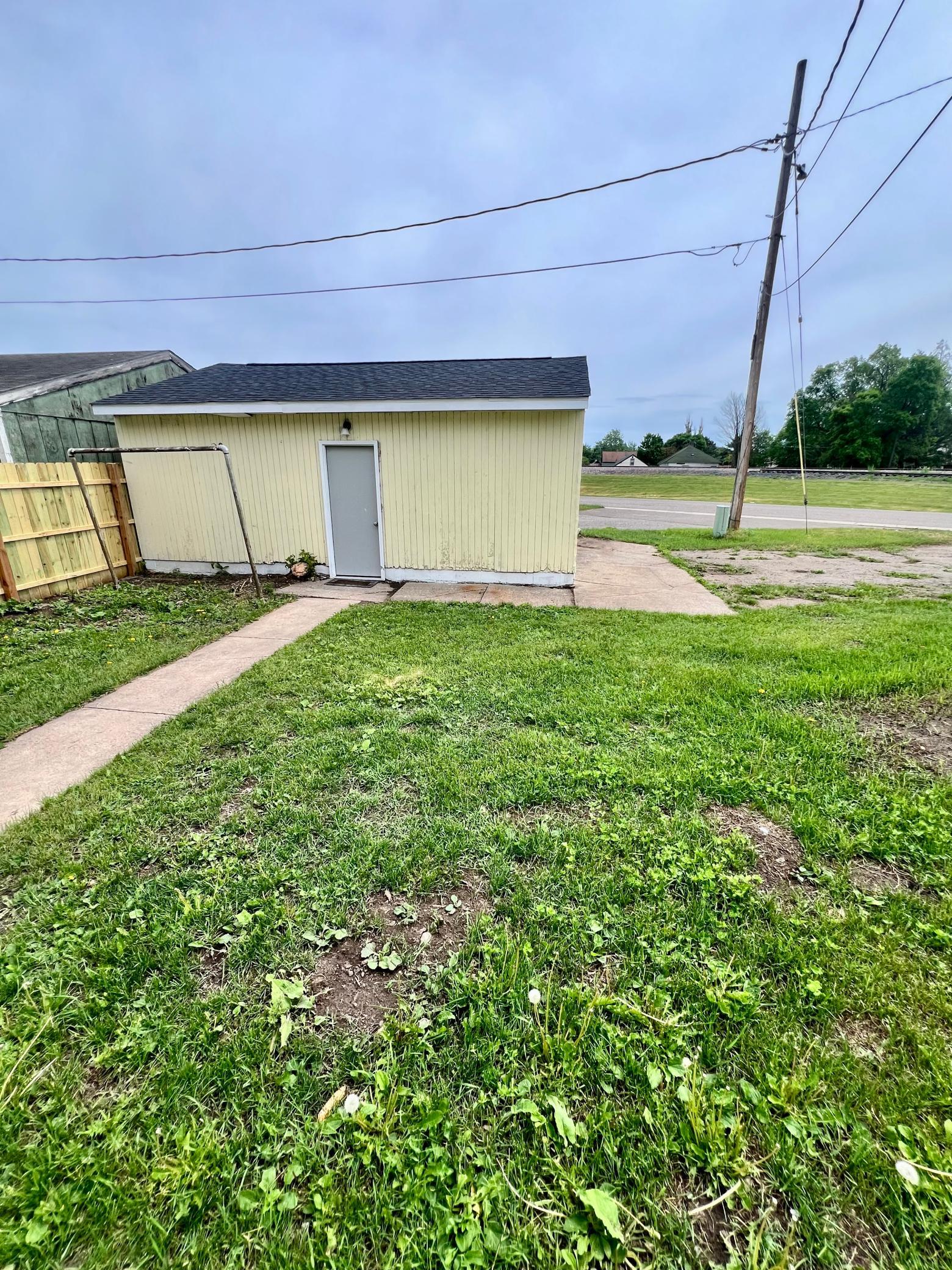 1960 single family home for sale at 214 S 2nd Street in Keewatin, MN — 2 bed, 2 bath (photo 4 of 24)