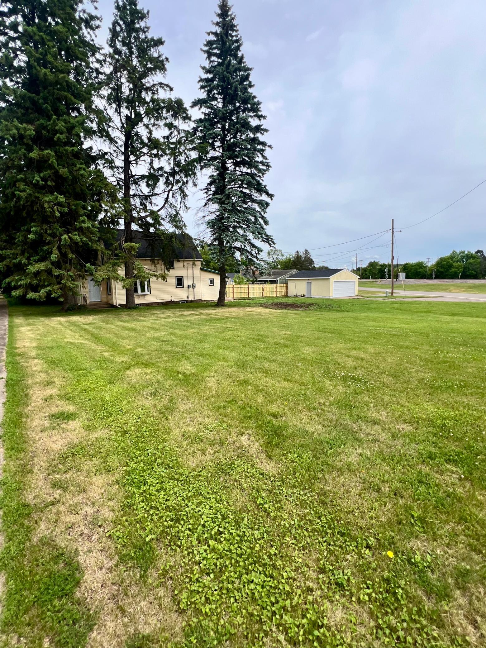 1960 single family home for sale at 214 S 2nd Street in Keewatin, MN — 2 bed, 2 bath (photo 6 of 24)