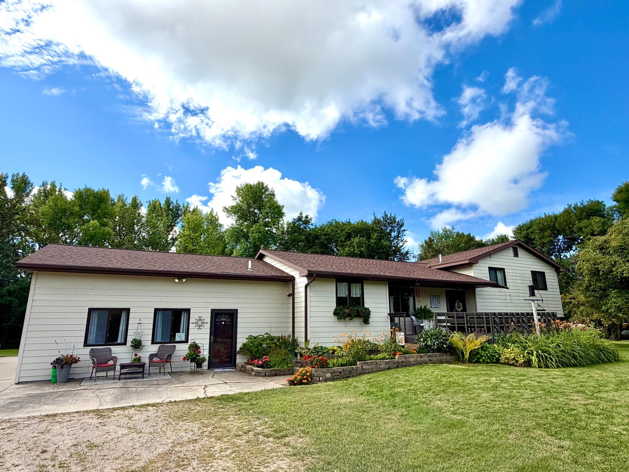 1975 single family home for sale at 40624 Highway 11 in Roseau, MN — 4 bed, 3 bath