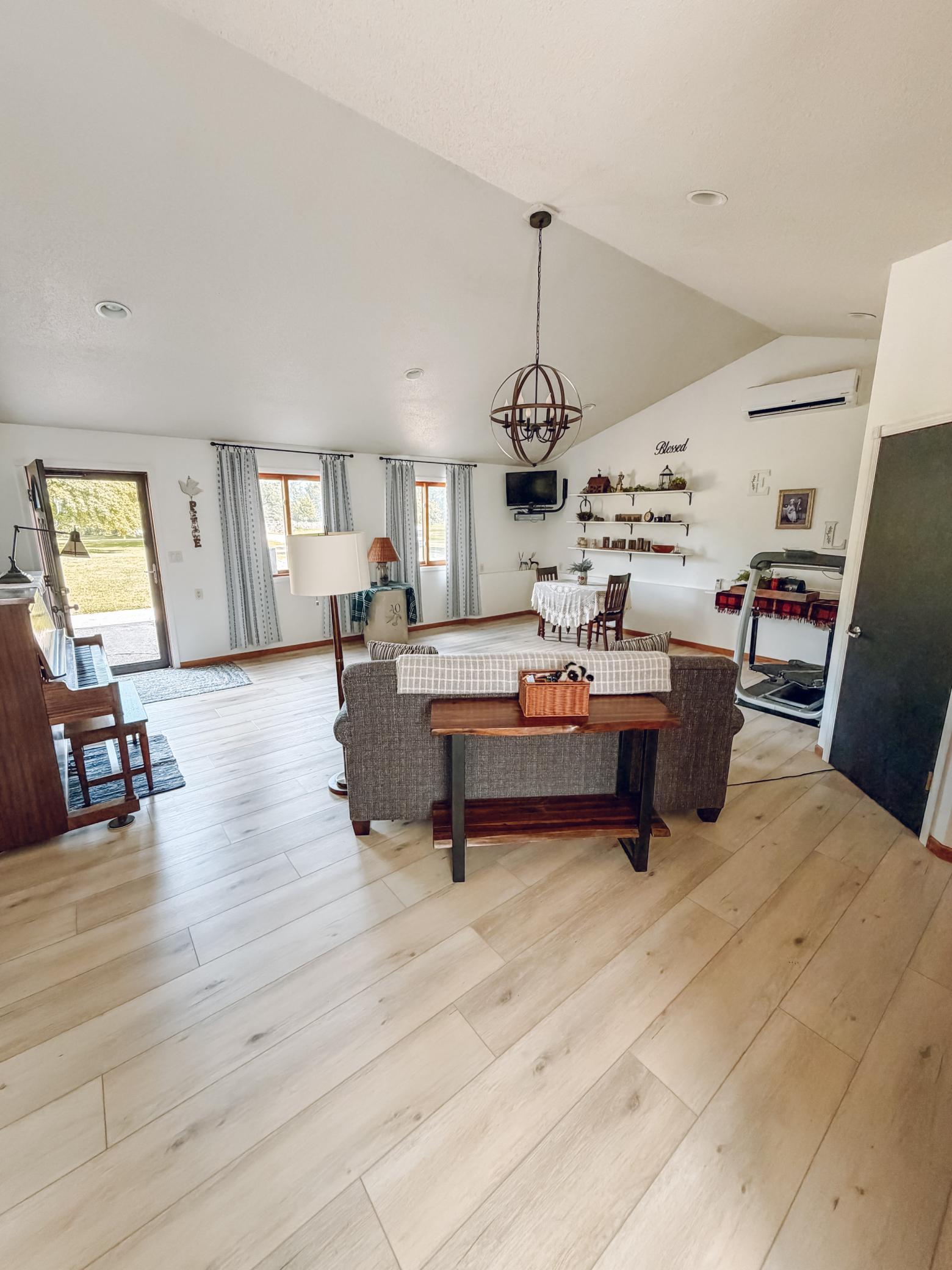 1975 single family home for sale at 40624 Highway 11 in Roseau, MN — 4 bed, 3 bath (photo 19 of 33)