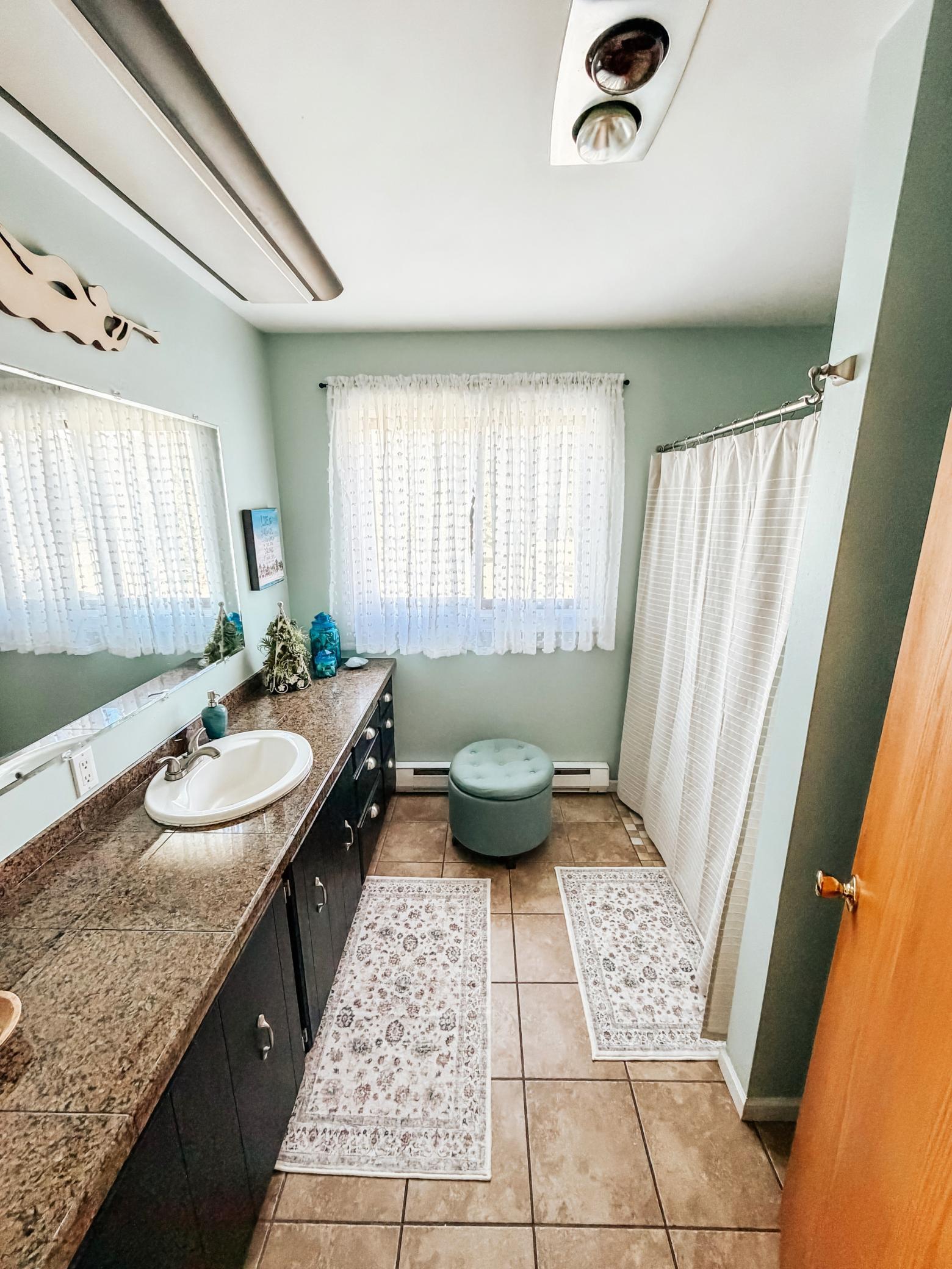 1975 single family home for sale at 40624 Highway 11 in Roseau, MN — 4 bed, 3 bath (photo 21 of 33)