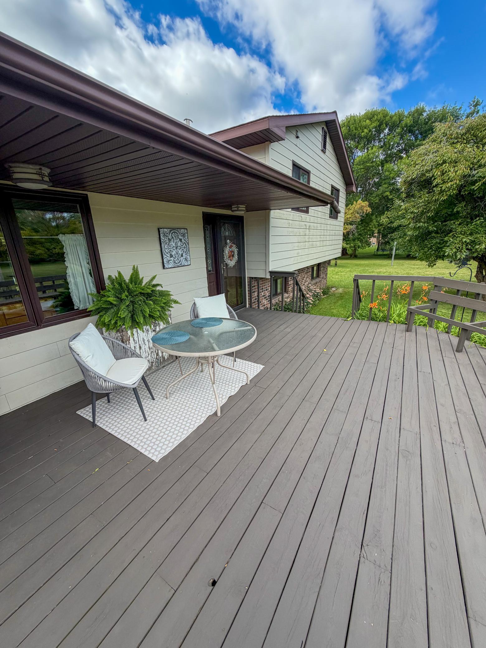 1975 single family home for sale at 40624 Highway 11 in Roseau, MN — 4 bed, 3 bath (photo 4 of 33)